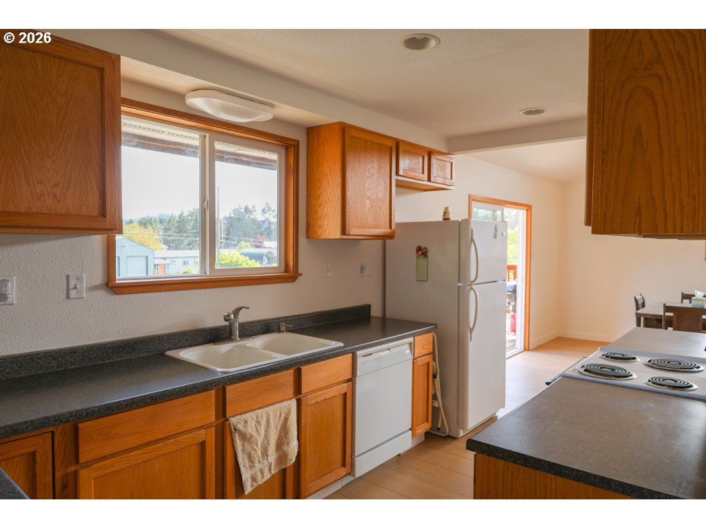 610 Tiara St Property Photo 10