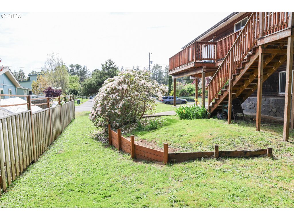 610 Tiara St Property Photo 28