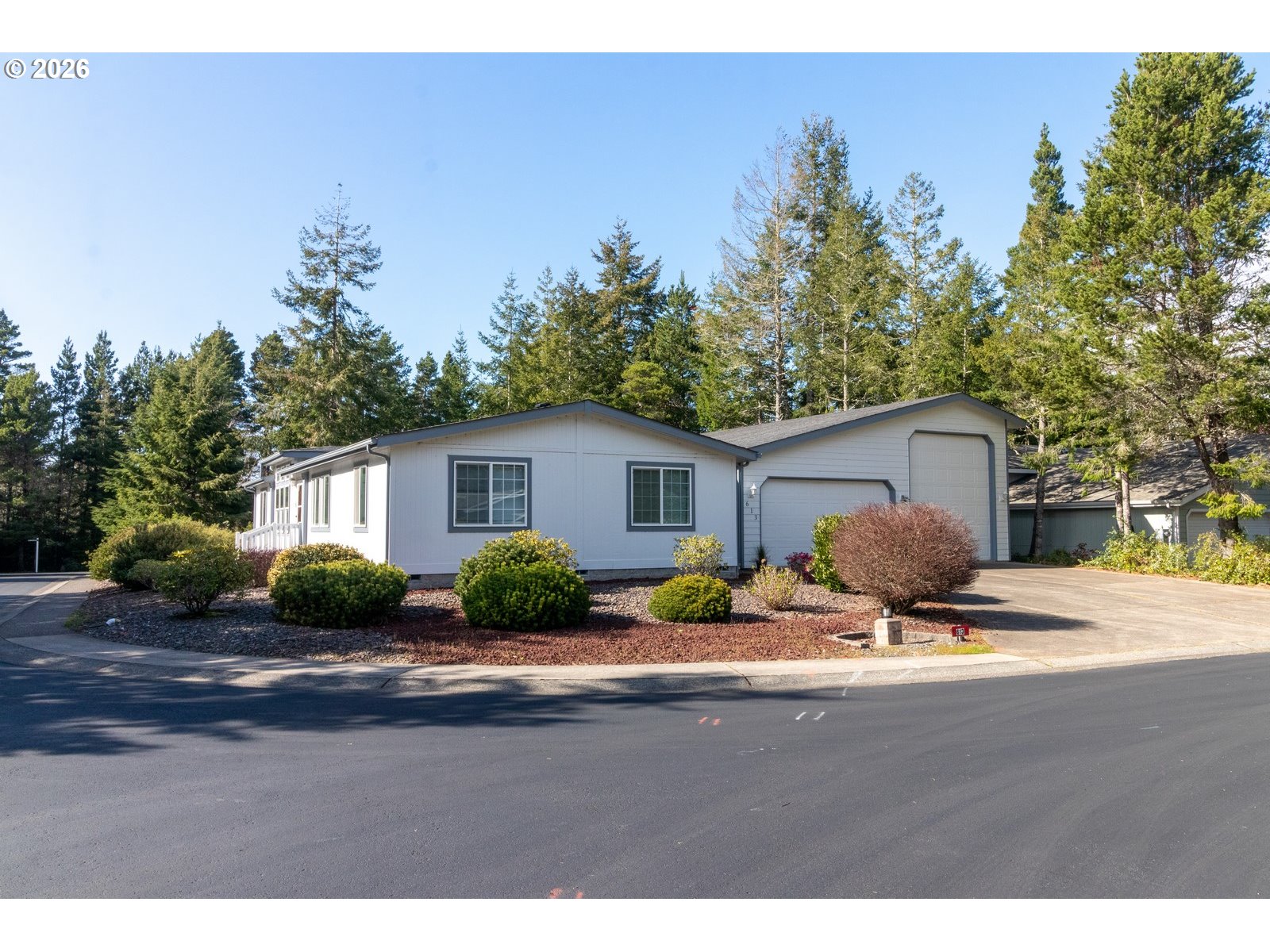 613 Glenbrook Cir Property Photo 1