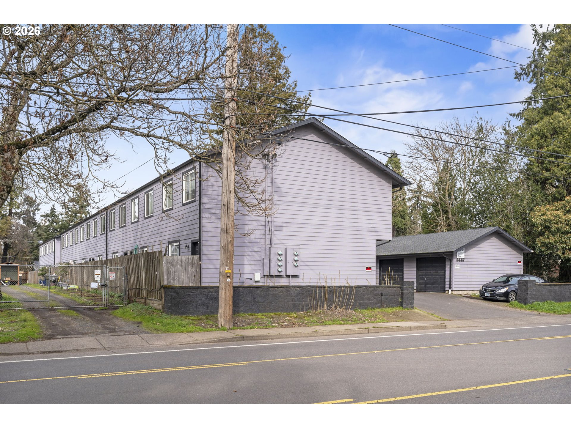 2447 Roosevelt Blvd Property Photo 3