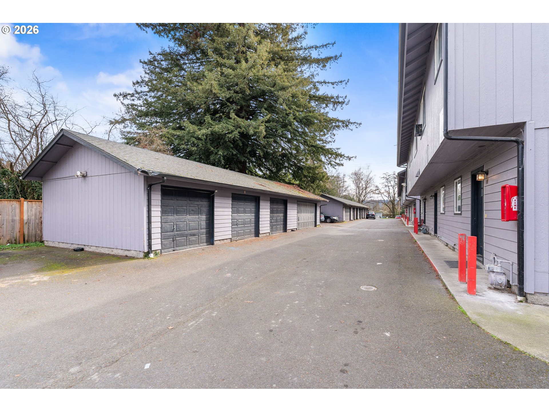 2447 Roosevelt Blvd Property Photo 4