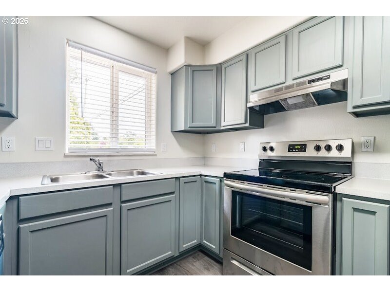 2447 Roosevelt Blvd Property Photo 12