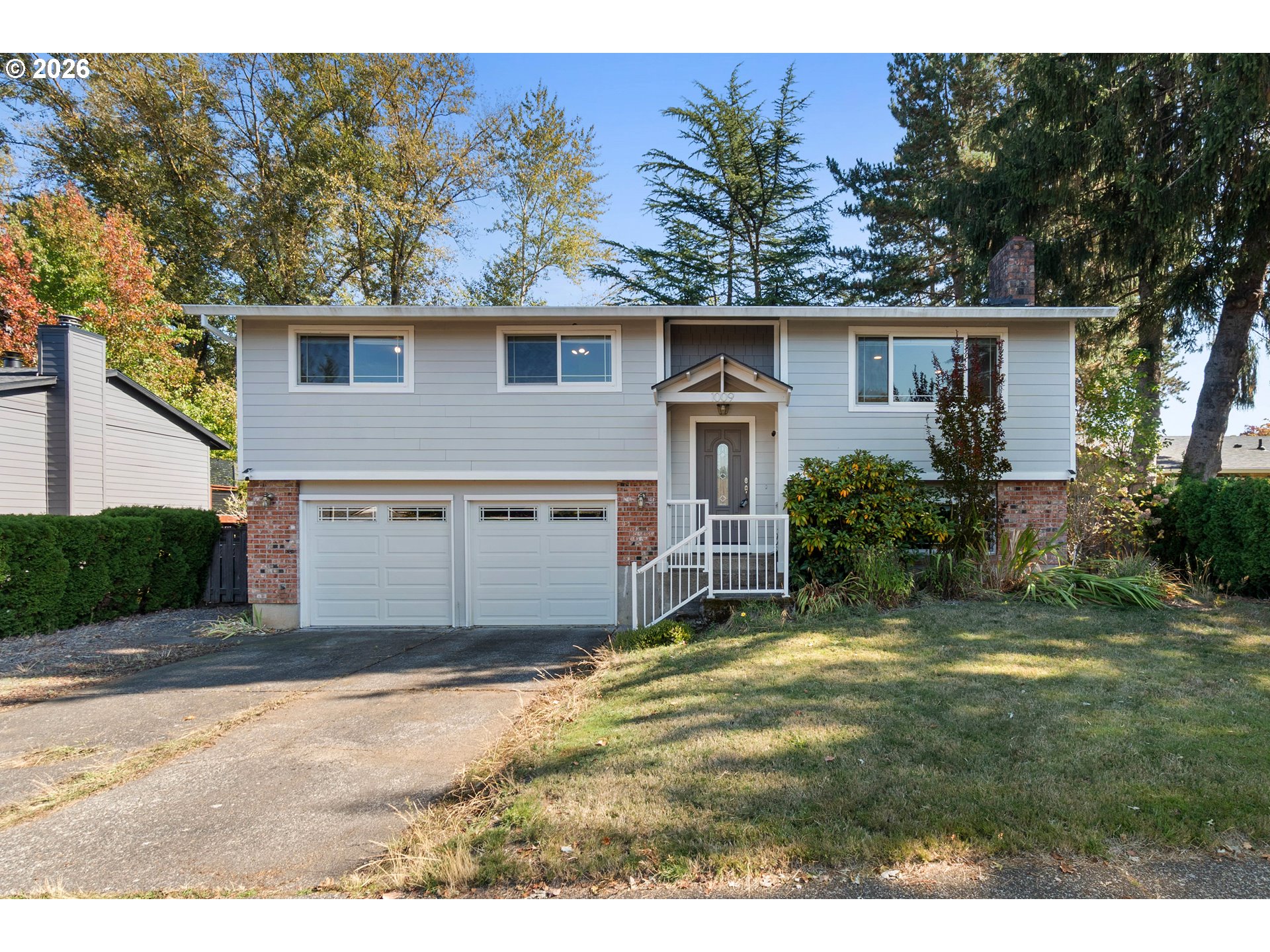1009 Se Sweetbriar Ln Property Photo 1