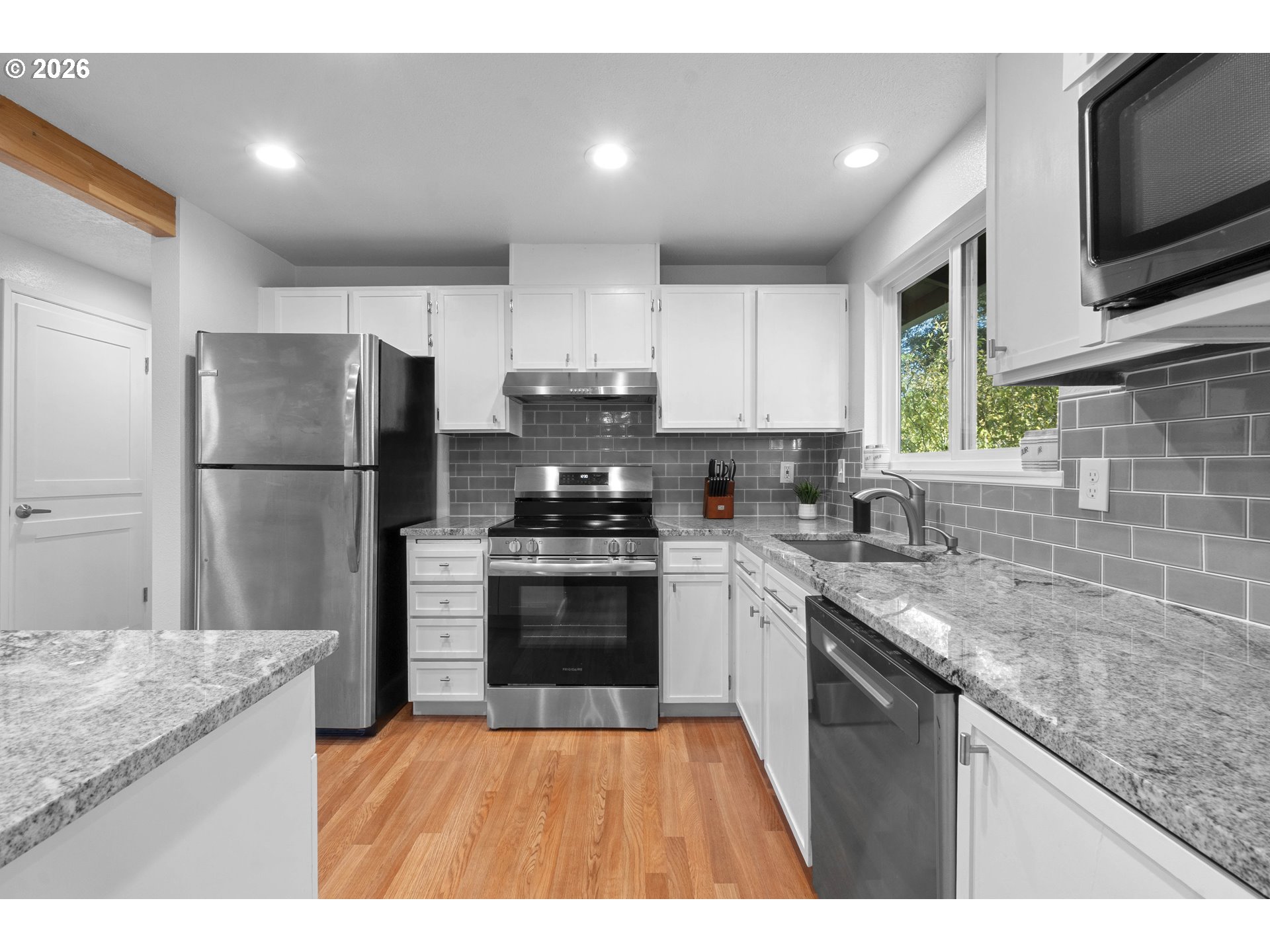 1009 Se Sweetbriar Ln Property Photo 11