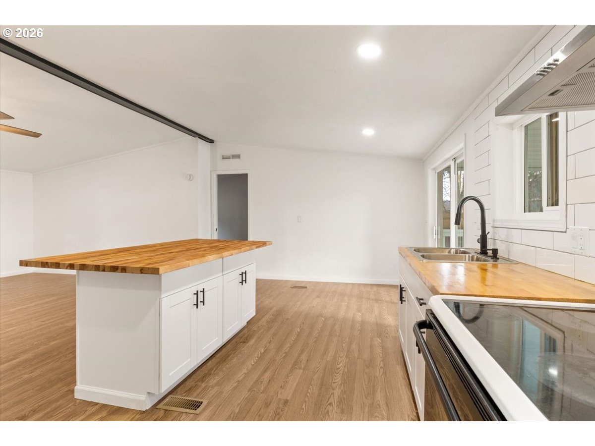 5050 Columbus St #70 Property Photo 11