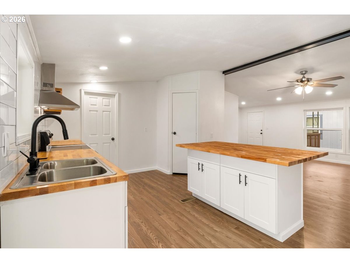 5050 Columbus St #70 Property Photo 12