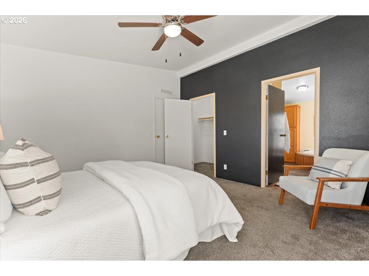 51374 Se Hoodview Dr Property Photo 19