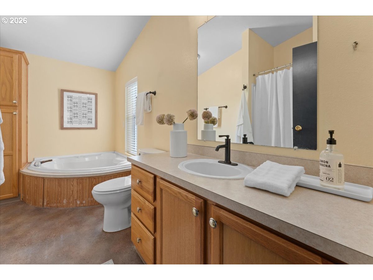 51374 Se Hoodview Dr Property Photo 22