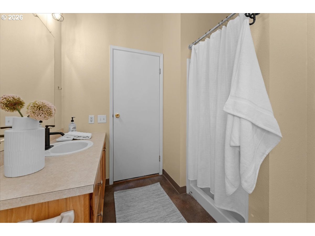 51374 Se Hoodview Dr Property Photo 23