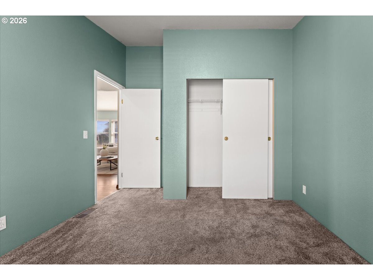 51374 Se Hoodview Dr Property Photo 28