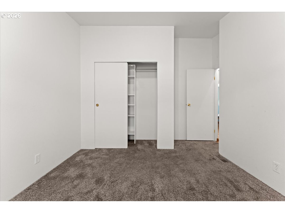 51374 Se Hoodview Dr Property Photo 32