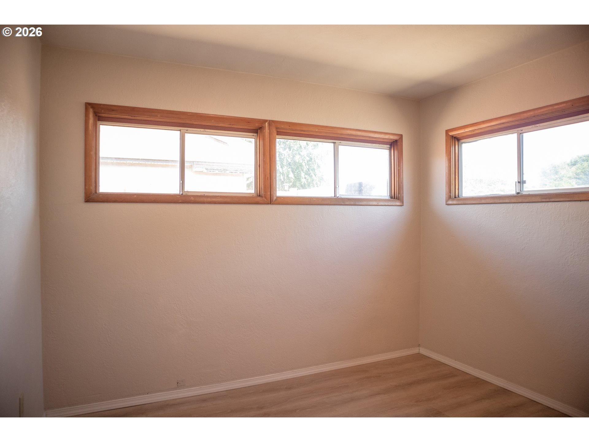 905 Chenoweth Loop Property Photo 13