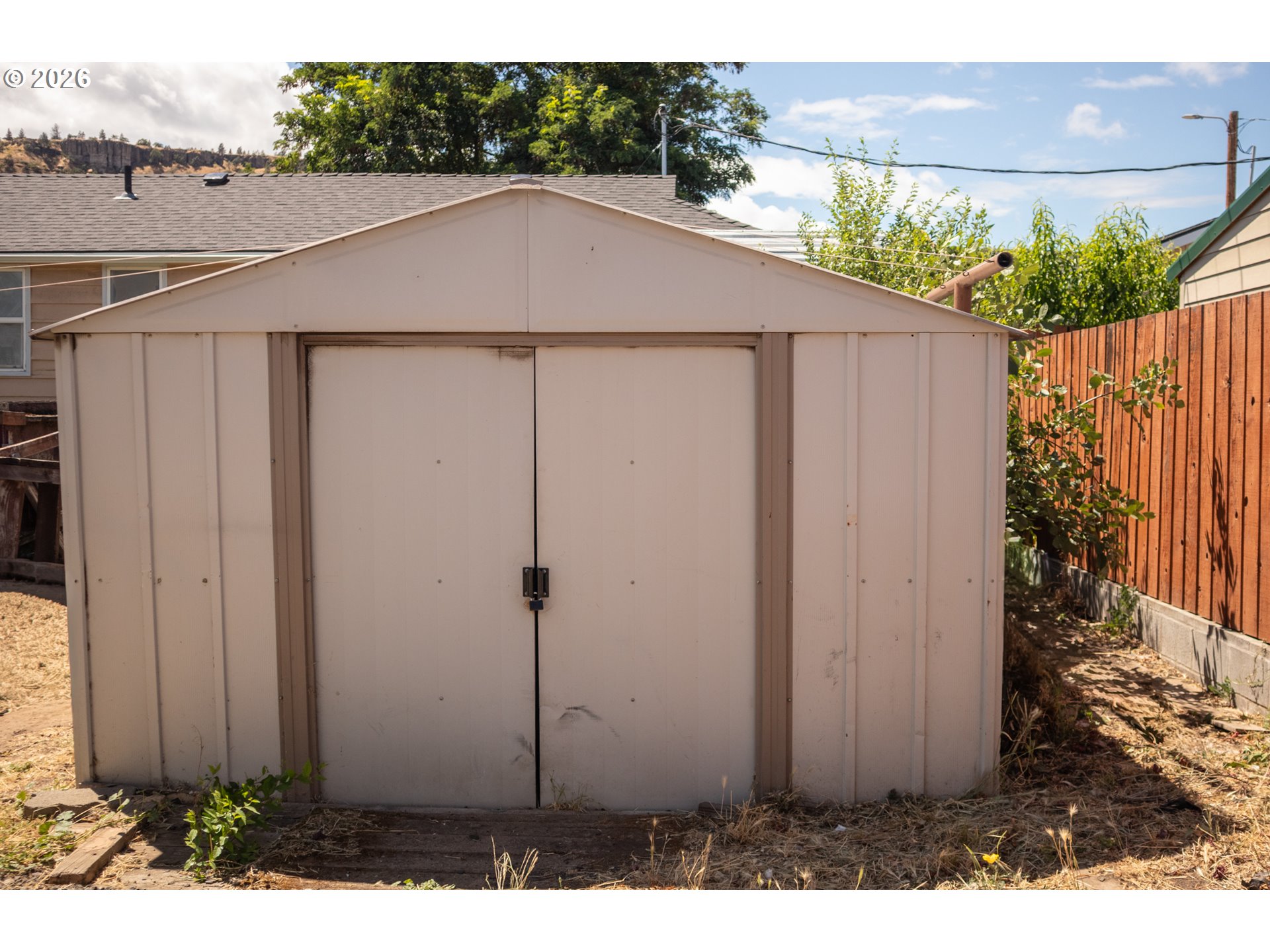 905 Chenoweth Loop Property Photo 18