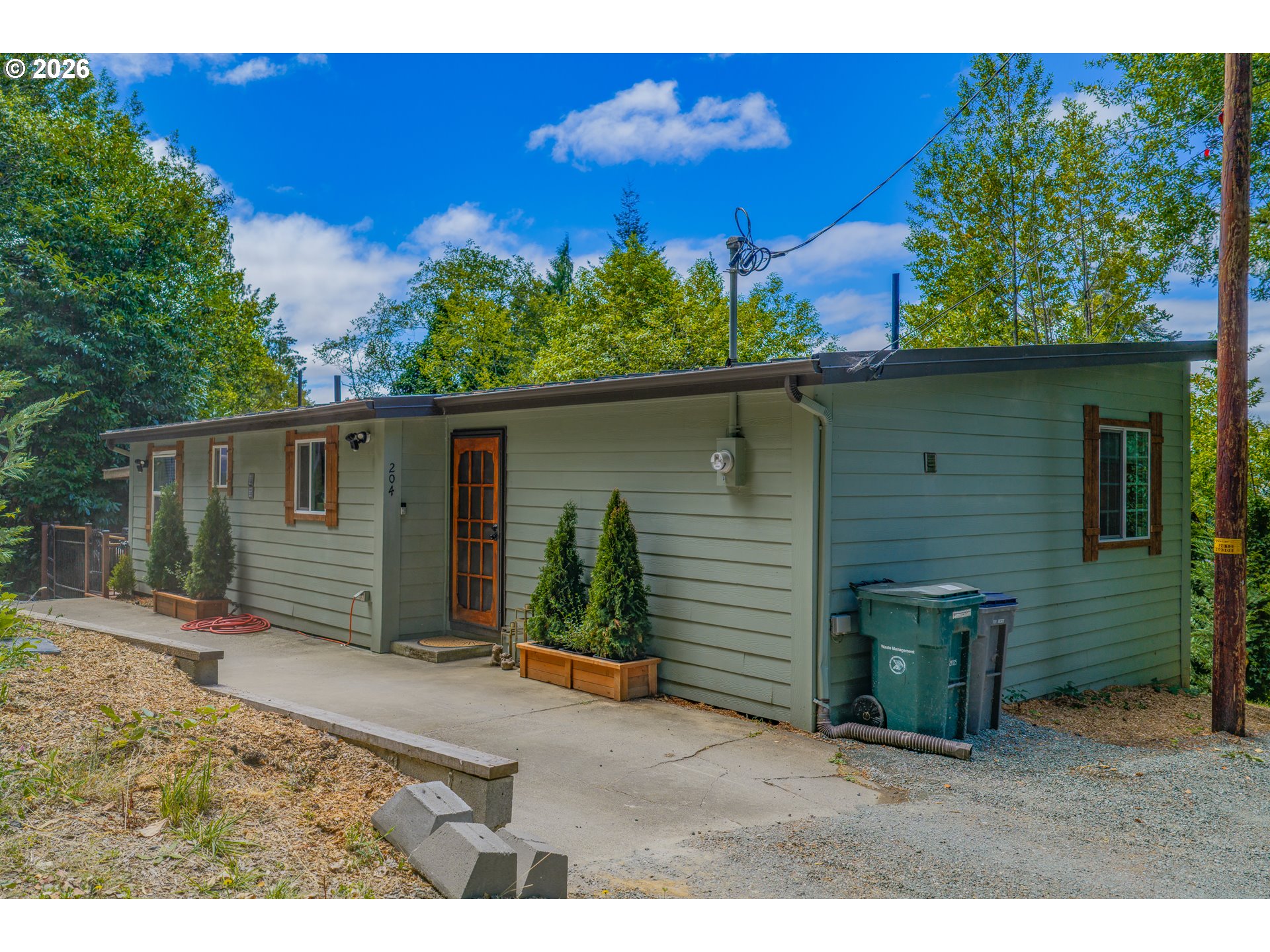 204 S IRVING ST Property Photo 1
