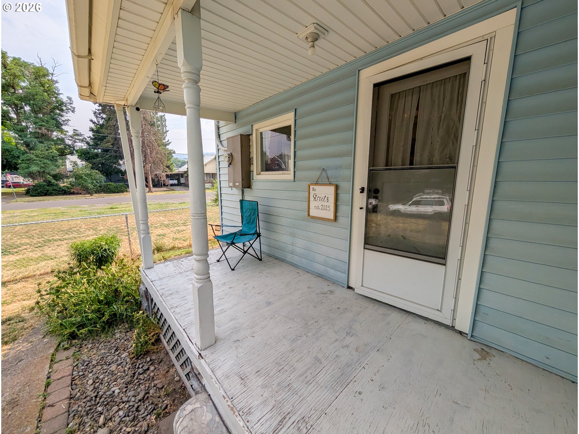 2104 1st St Property Photo 2