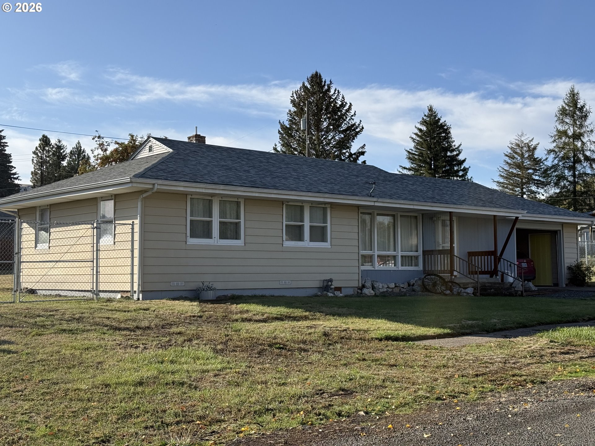 360 N 13th Ave Property Photo 1