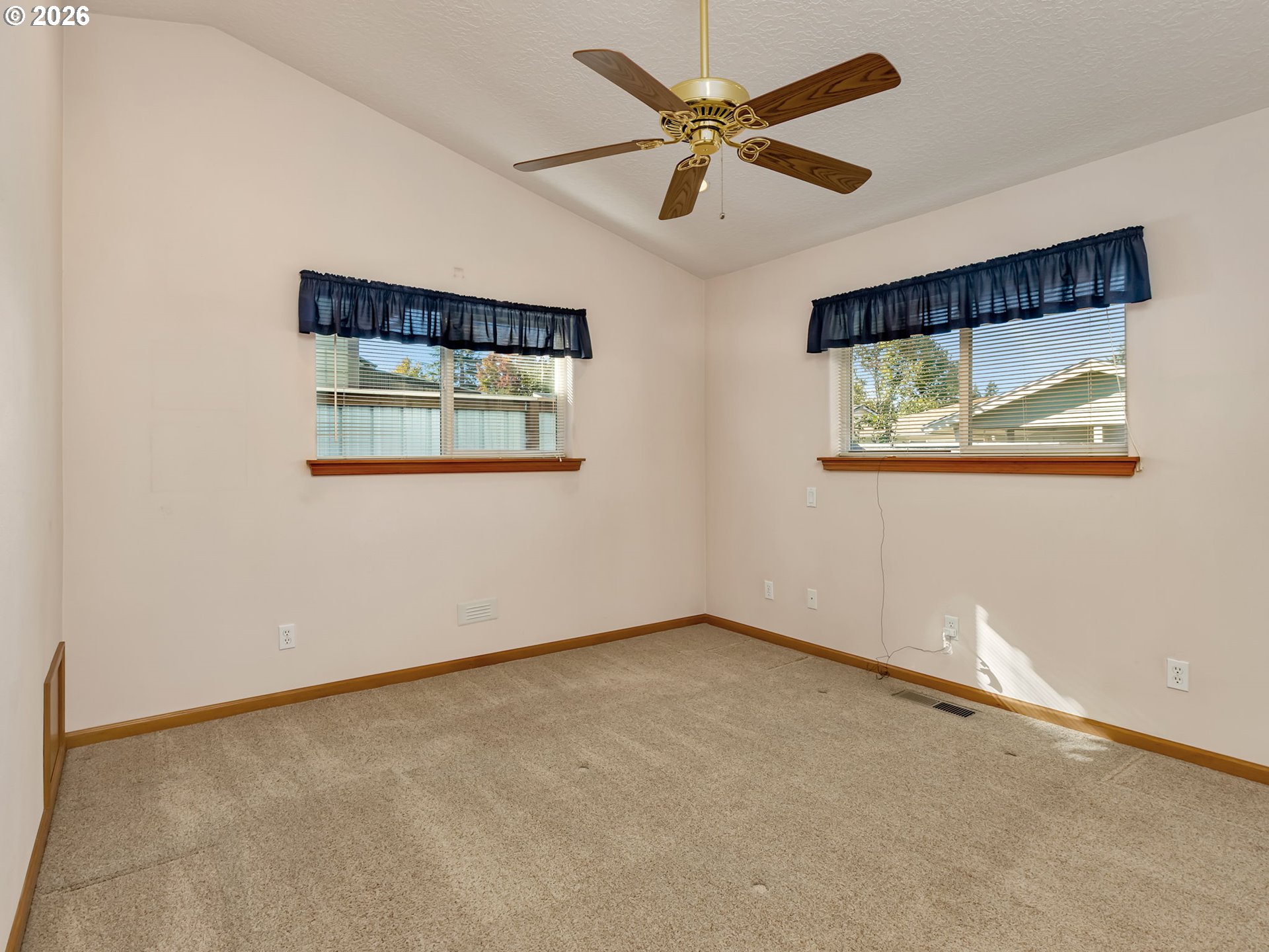635 Ne Blair Ct Property Photo 33
