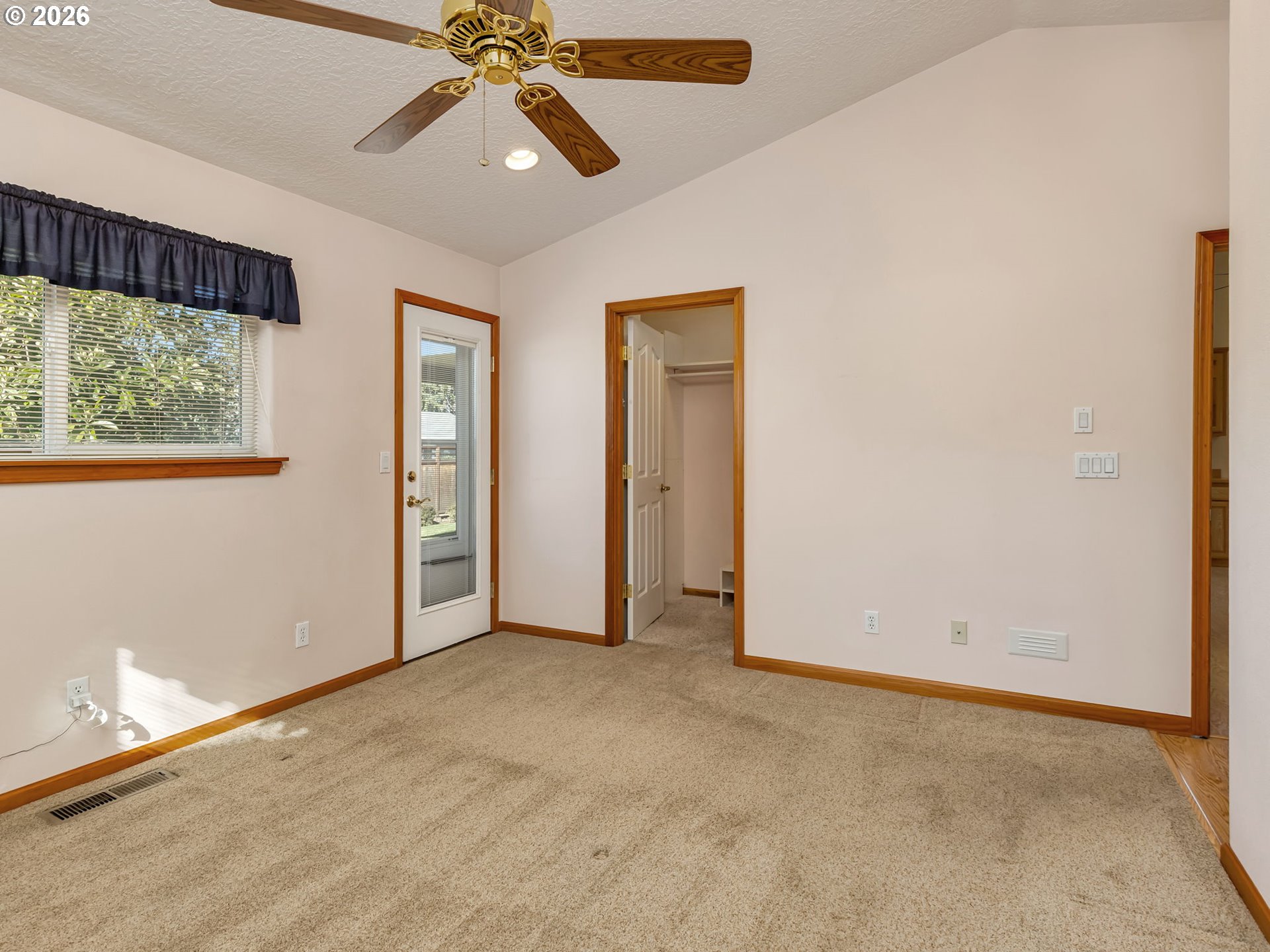 635 Ne Blair Ct Property Photo 36