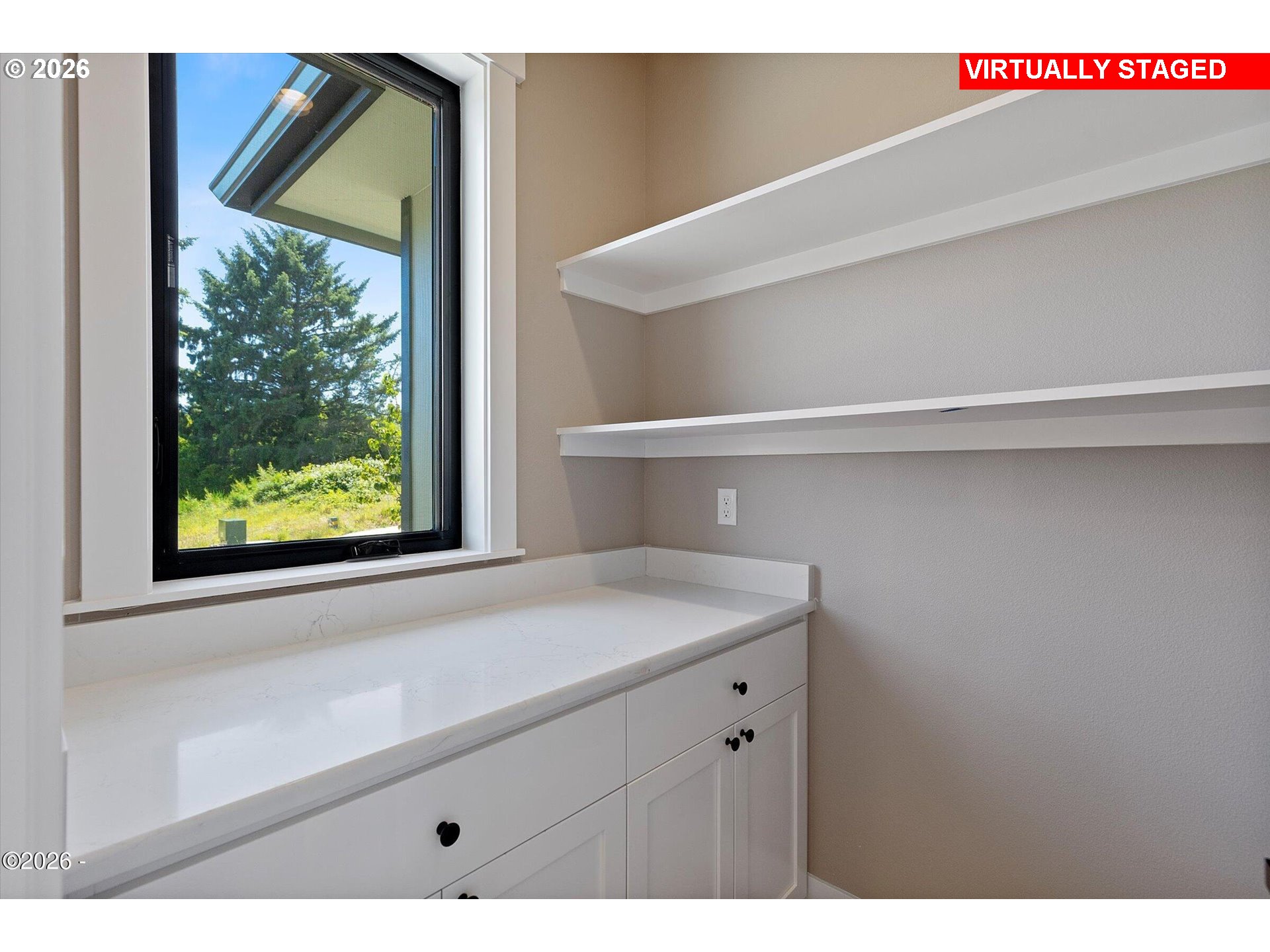 5244 Ne Wave Ln Property Photo 15