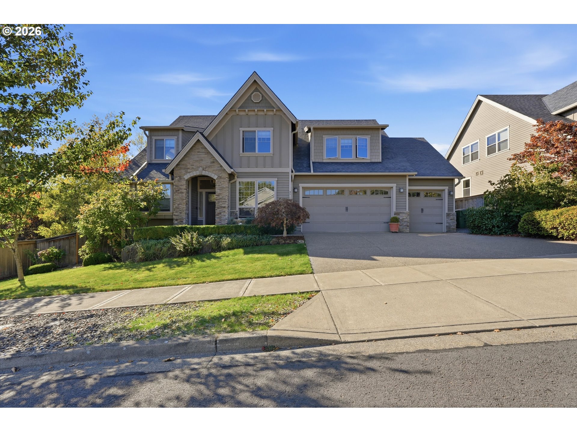 3715 N Knoll Dr Property Photo 1