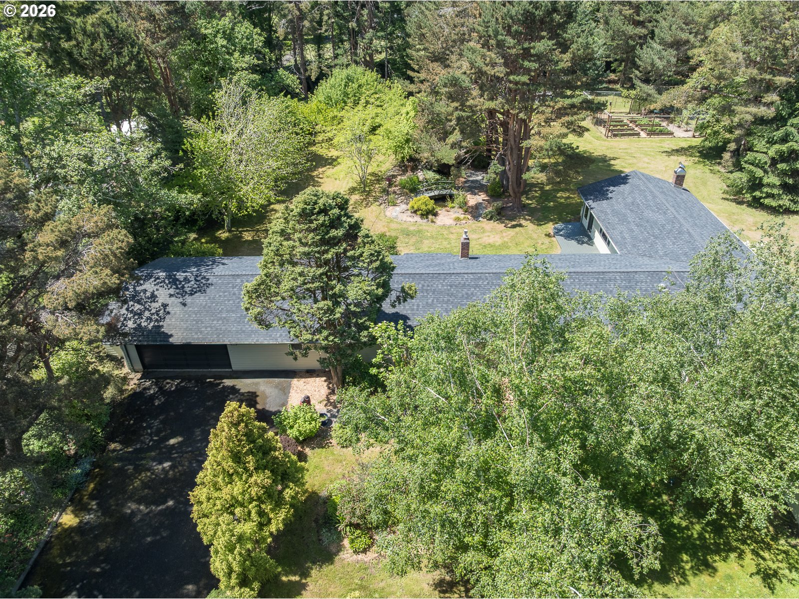 1375 Ne Yaquina Heights Dr Property Photo 1