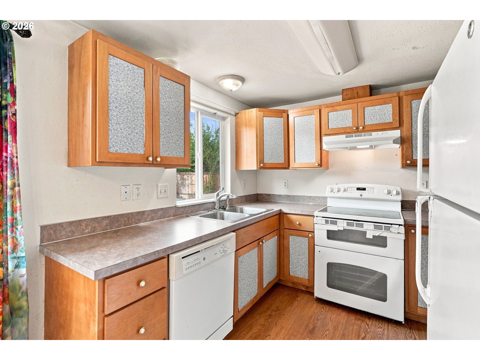 1219 Pleasant St Property Photo 18
