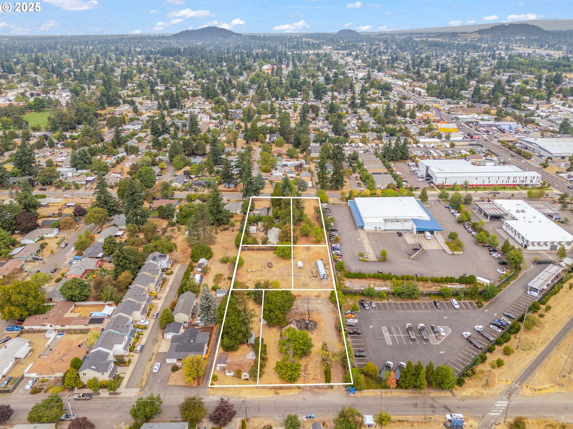 7928 Se Crystal Springs Blvd Property Photo 1
