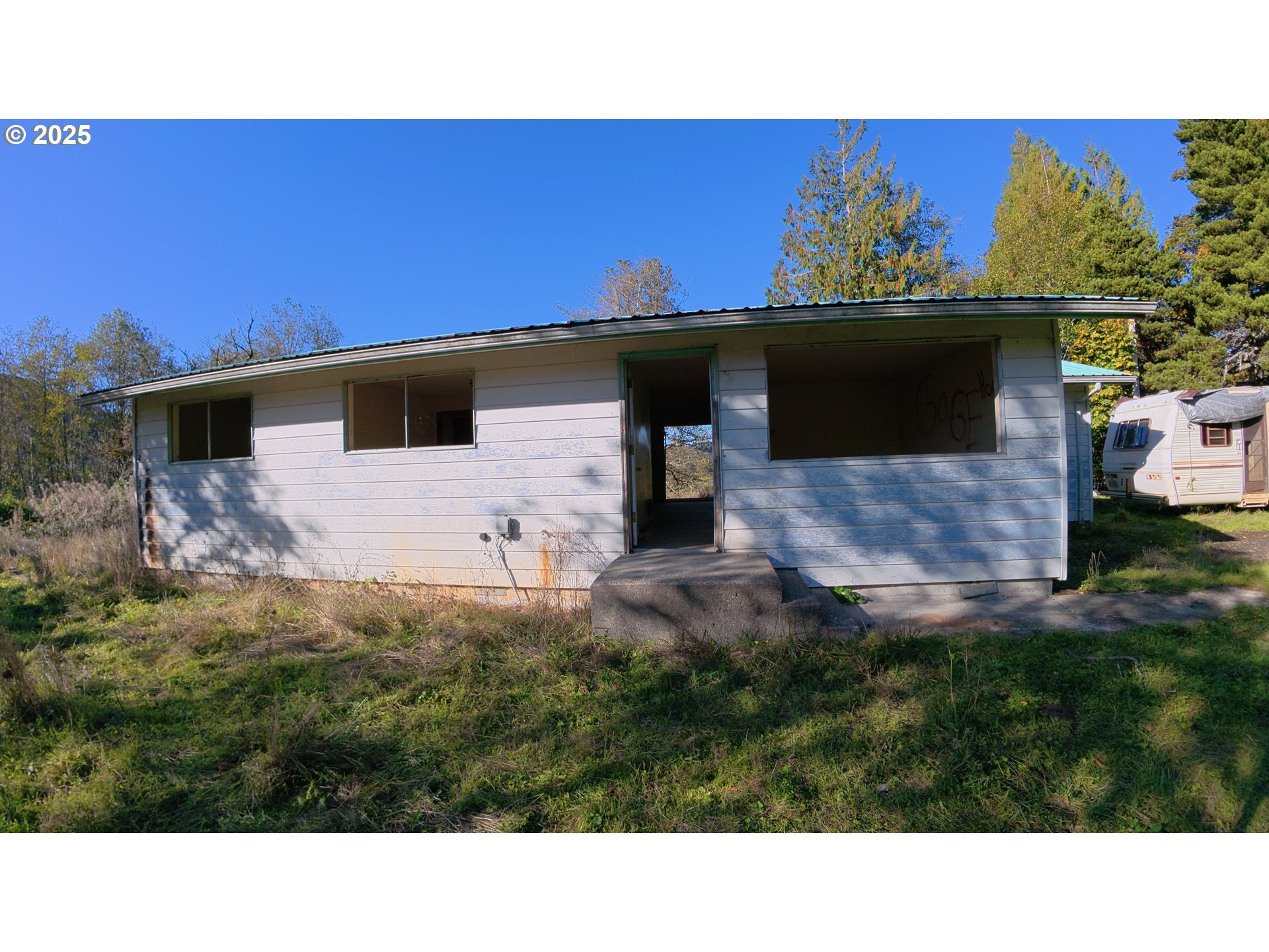105 E Valley Rd Property Photo 14