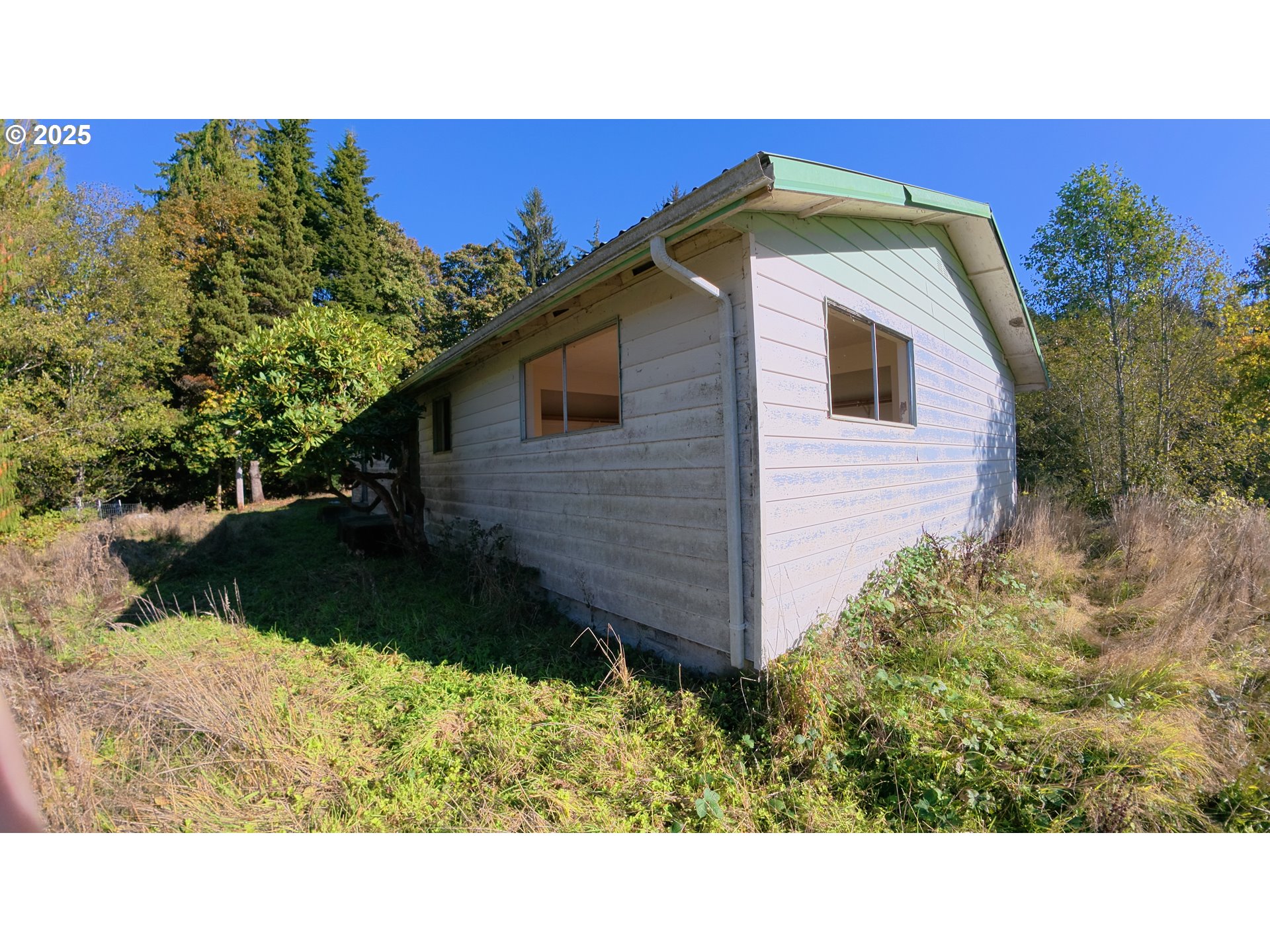 105 E Valley Rd Property Photo 17