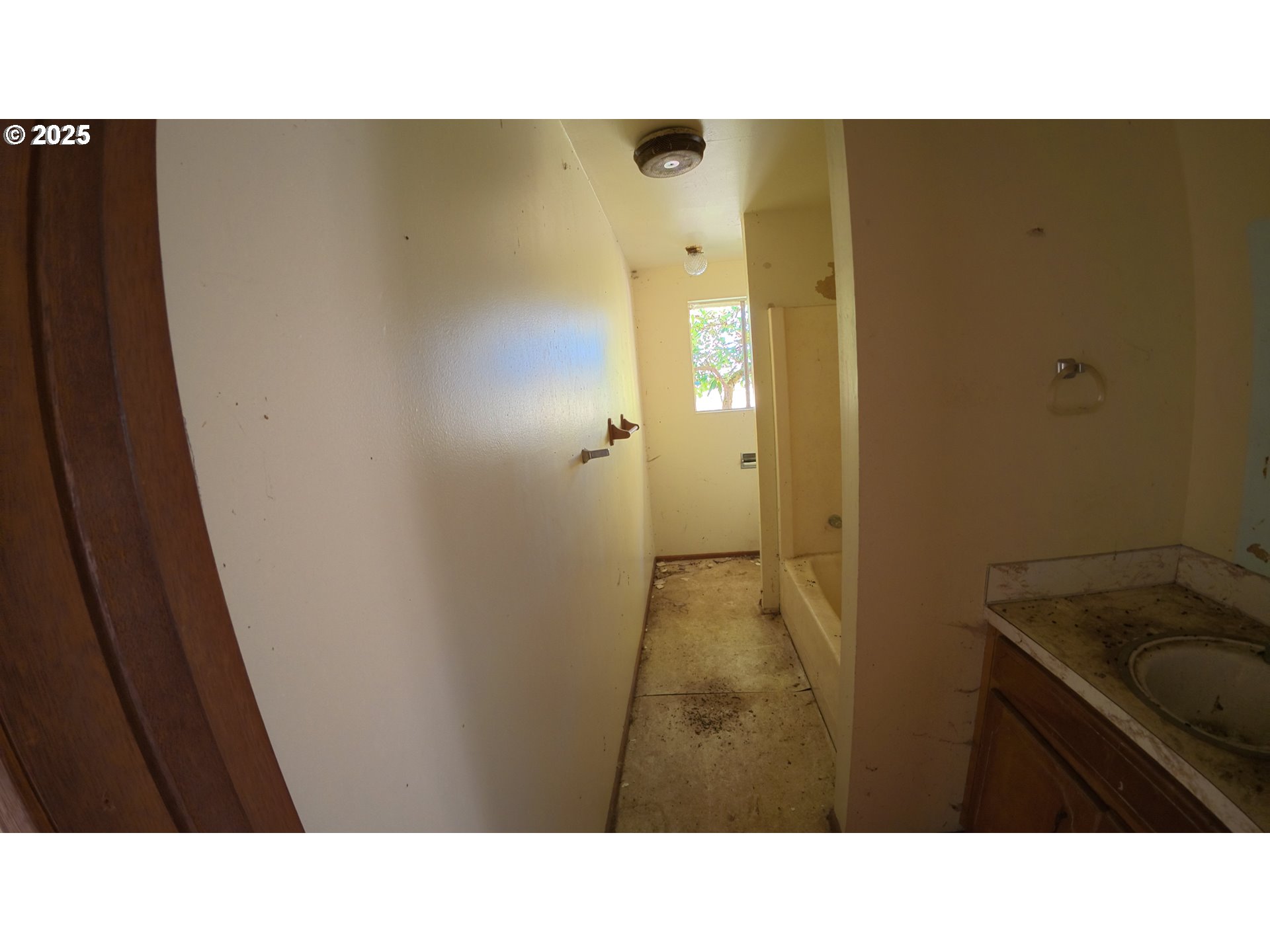 105 E Valley Rd Property Photo 18