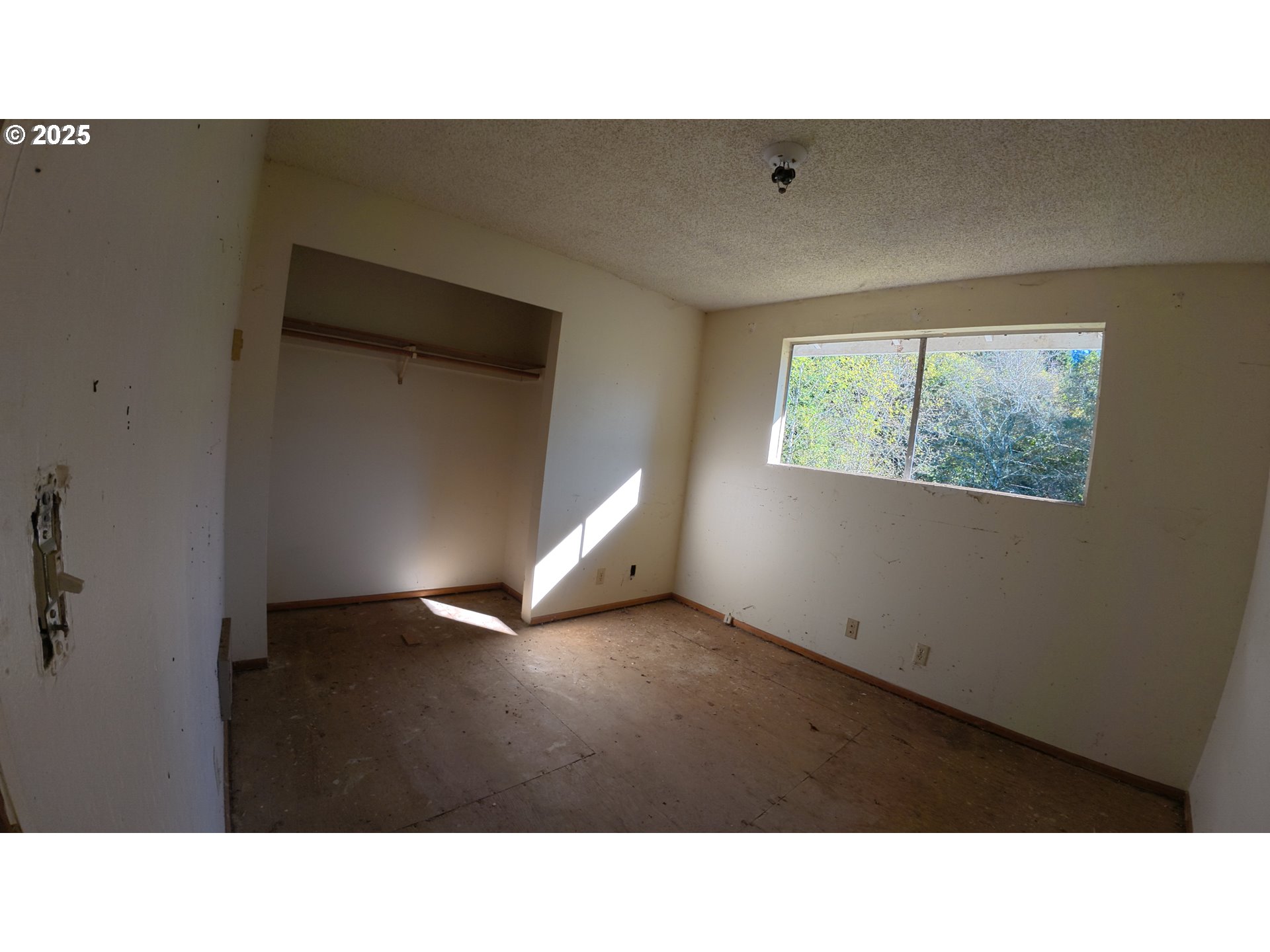 105 E Valley Rd Property Photo 23