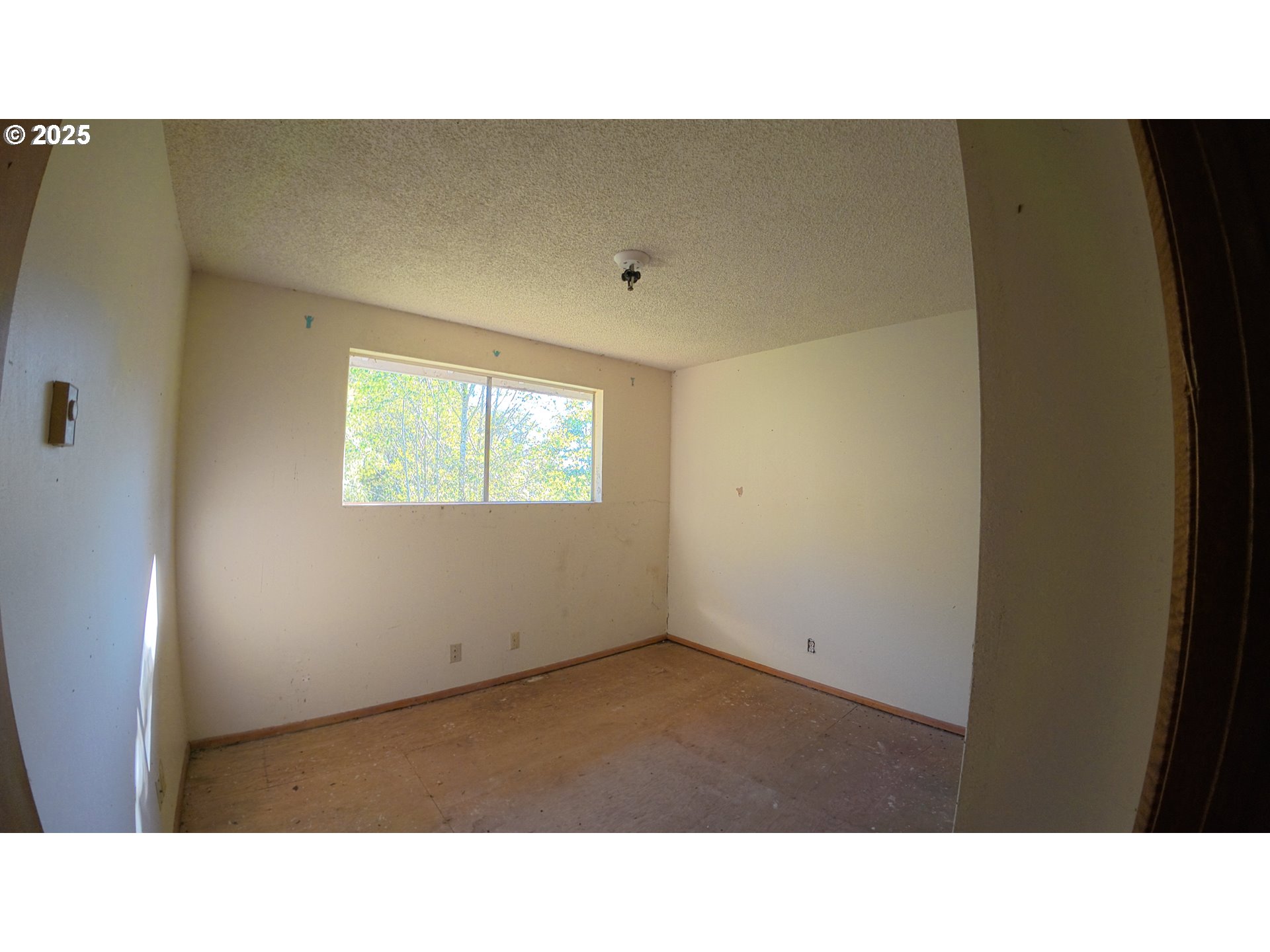 105 E Valley Rd Property Photo 24