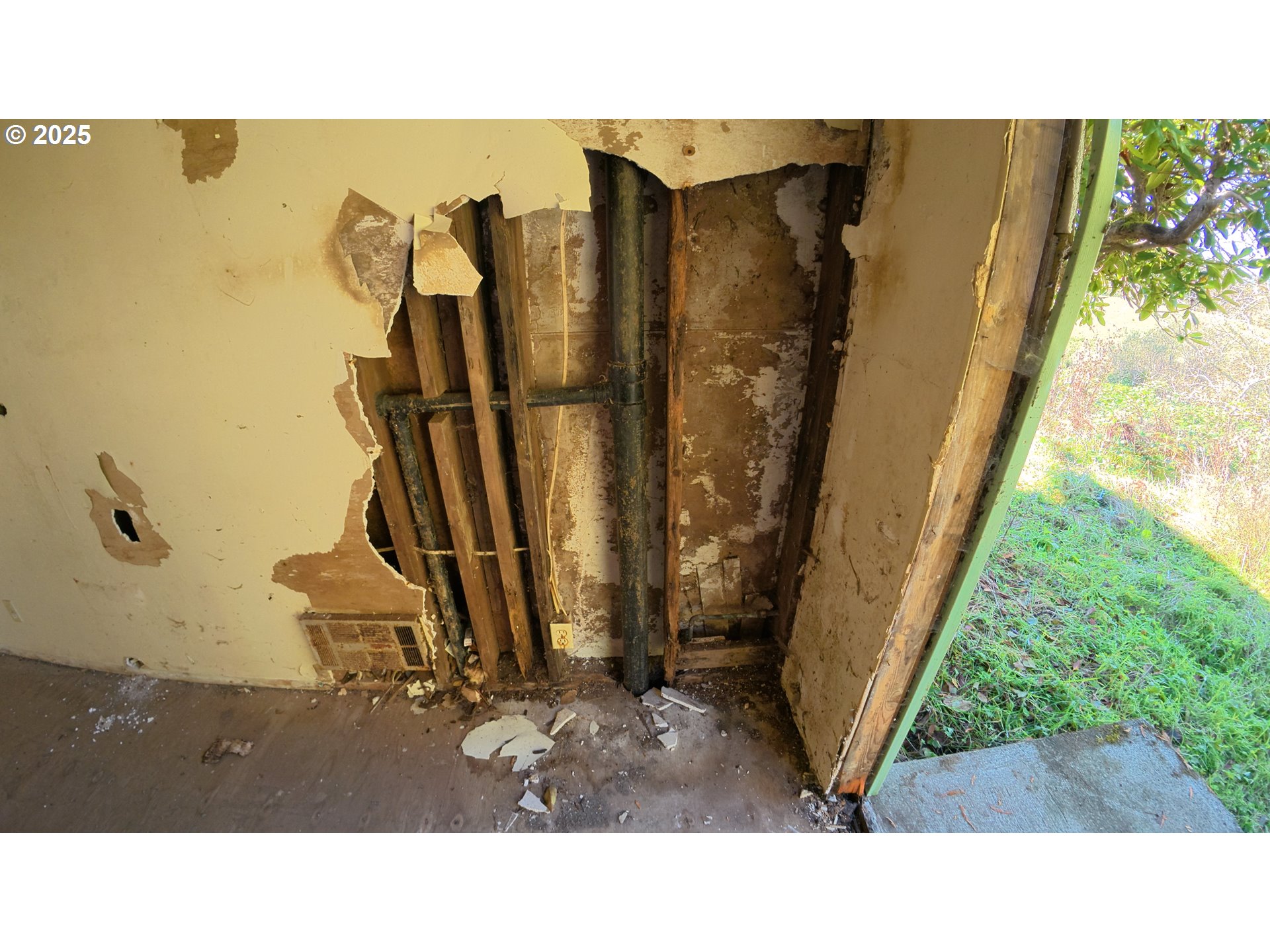 105 E Valley Rd Property Photo 26