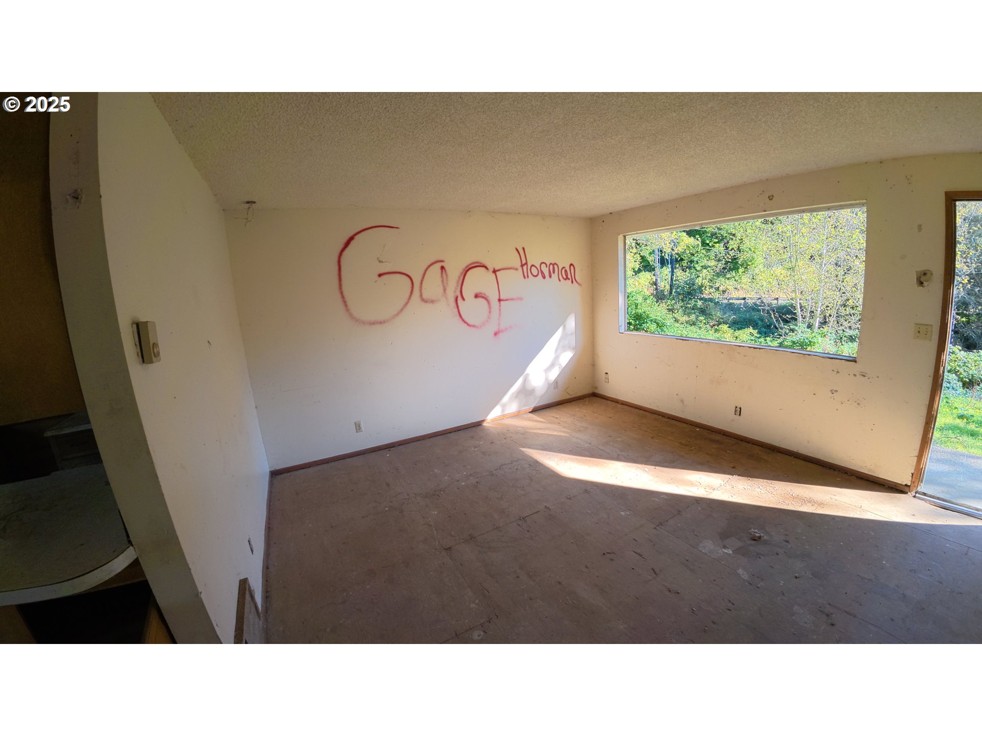 105 E Valley Rd Property Photo 29