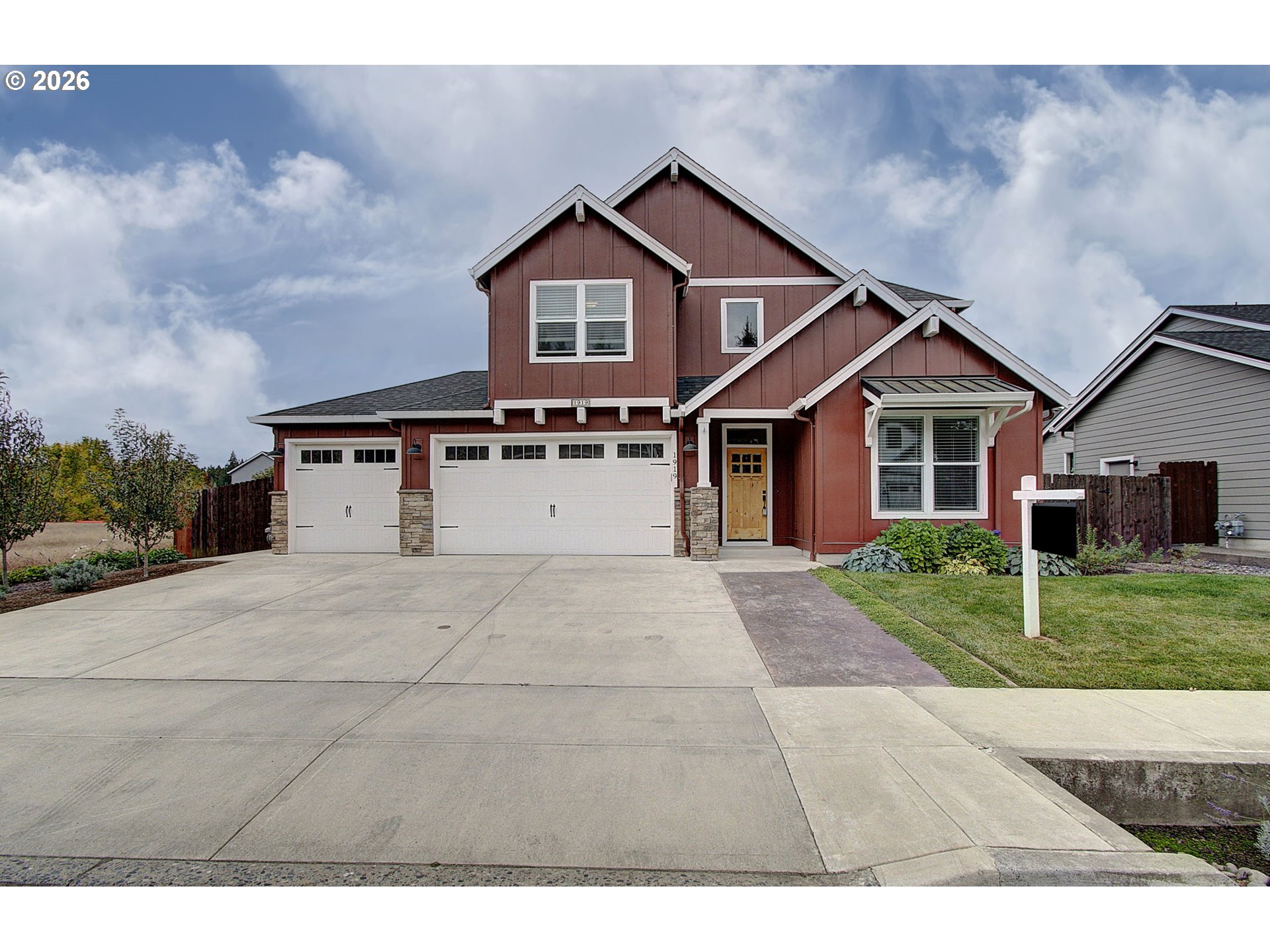 1919 SE 25TH WAY Property Photo 1