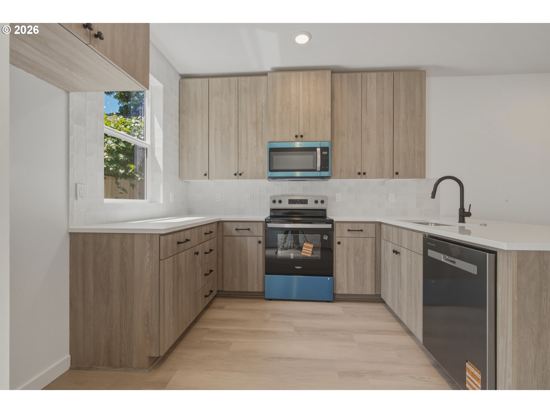 6181 N Albina Ave 5 Property Photo 2
