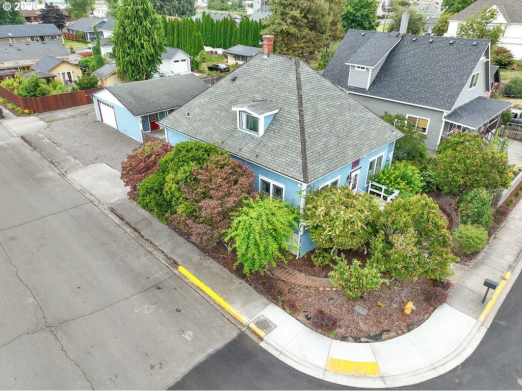 656 Davidson Ave Property Photo 1