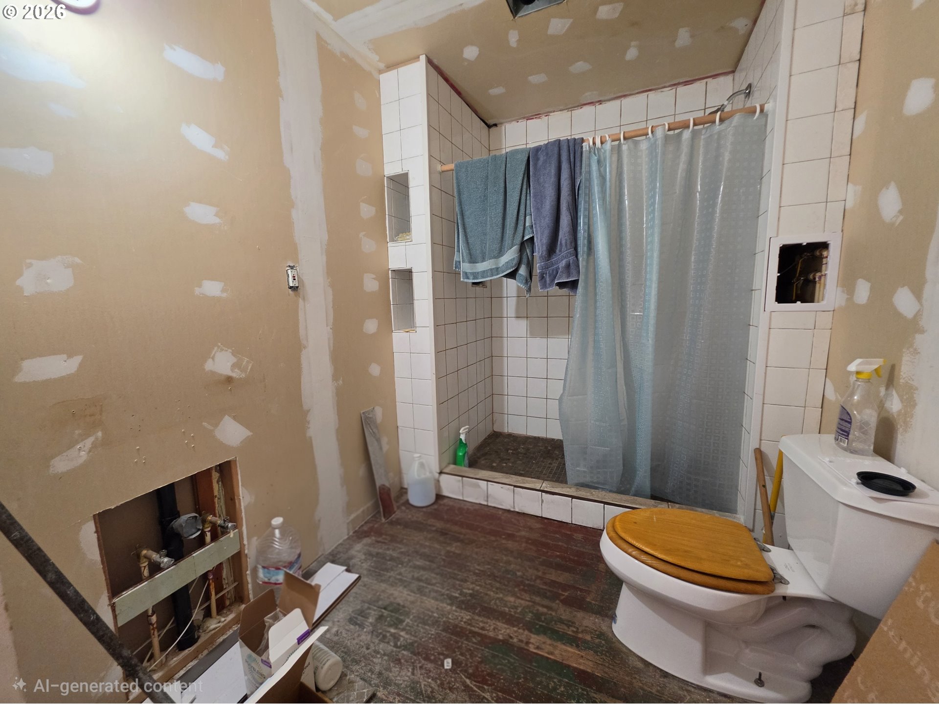 264 6th St Property Photo 14