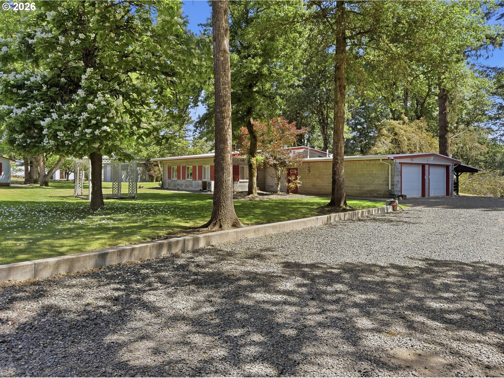93127 Marcola Rd Property Photo 1