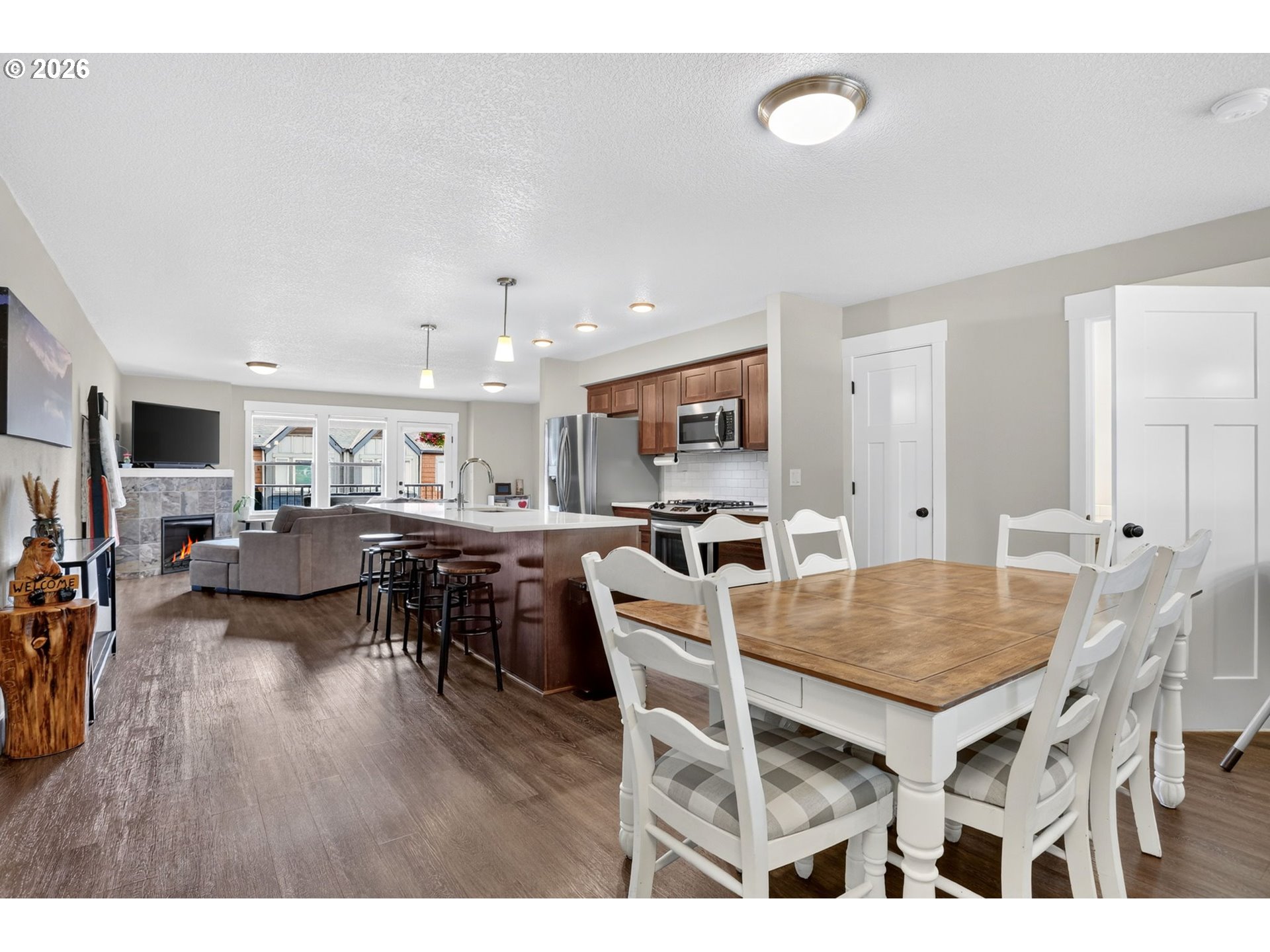 16807 Champion Way Property Photo 5