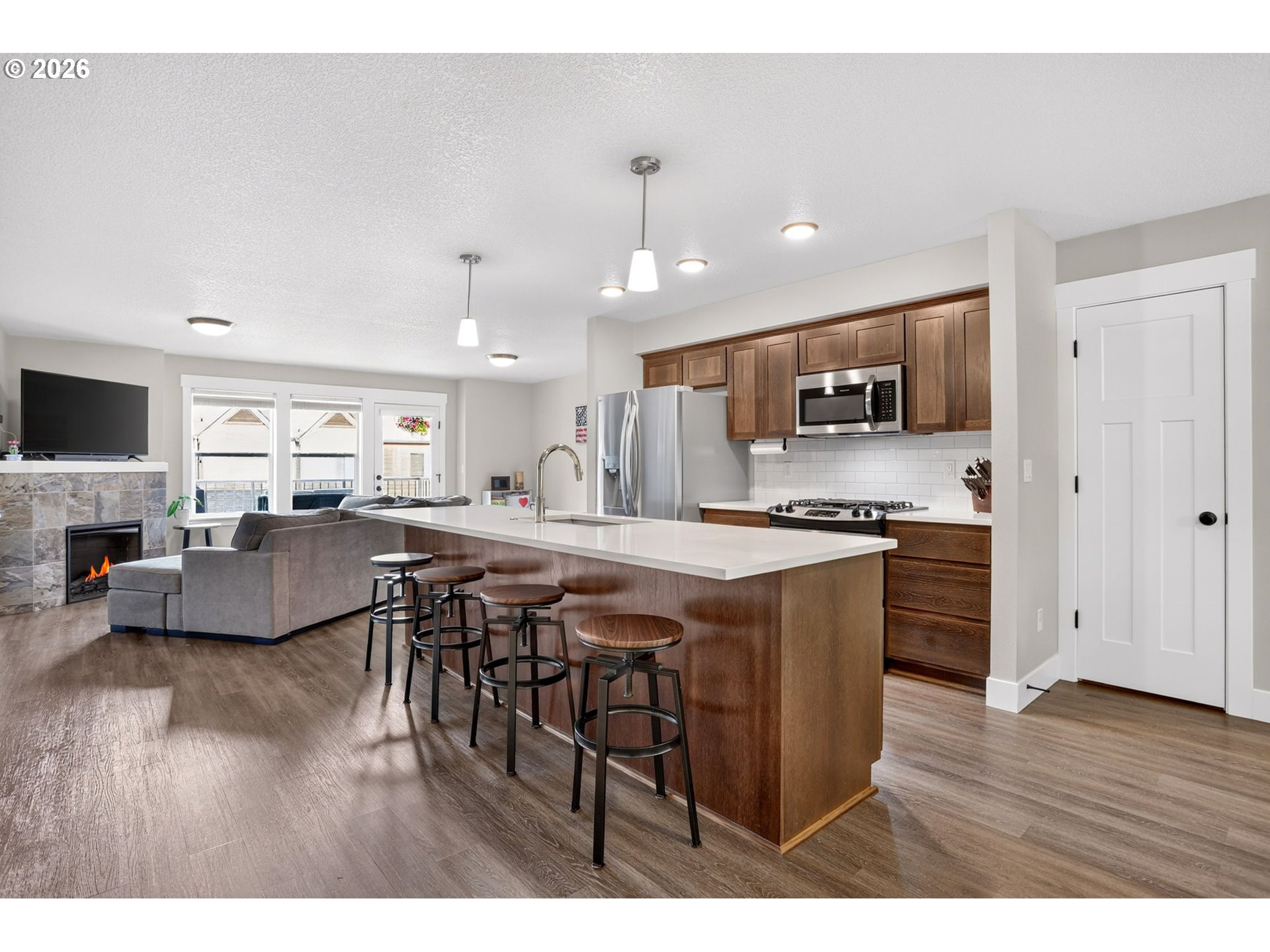 16807 Champion Way Property Photo 6