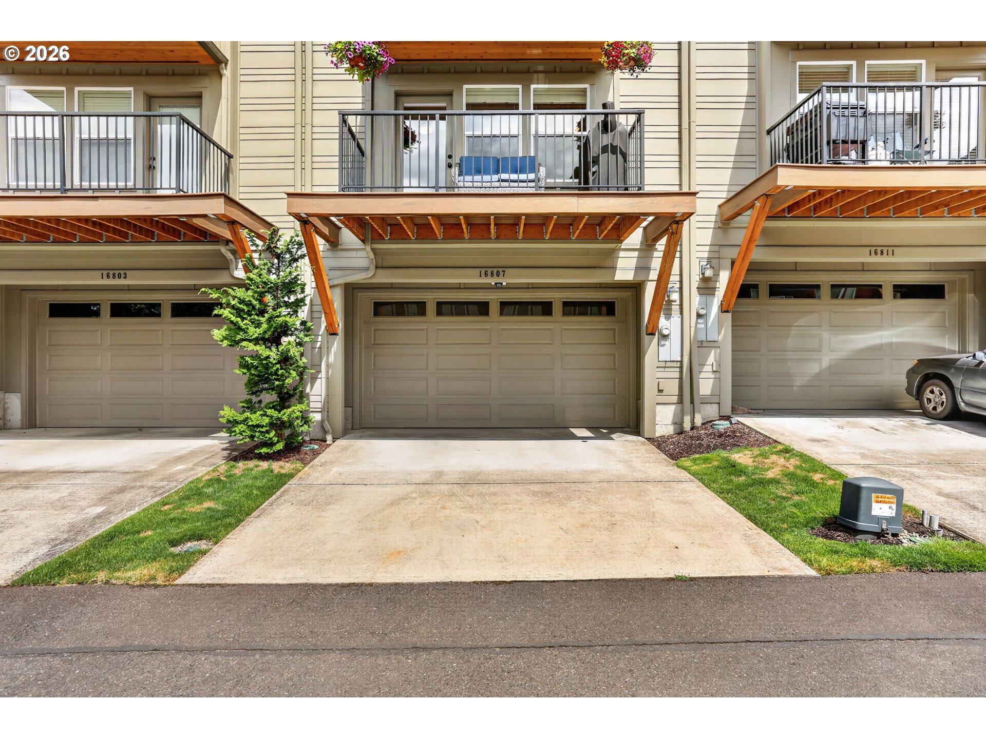 16807 Champion Way Property Photo 39