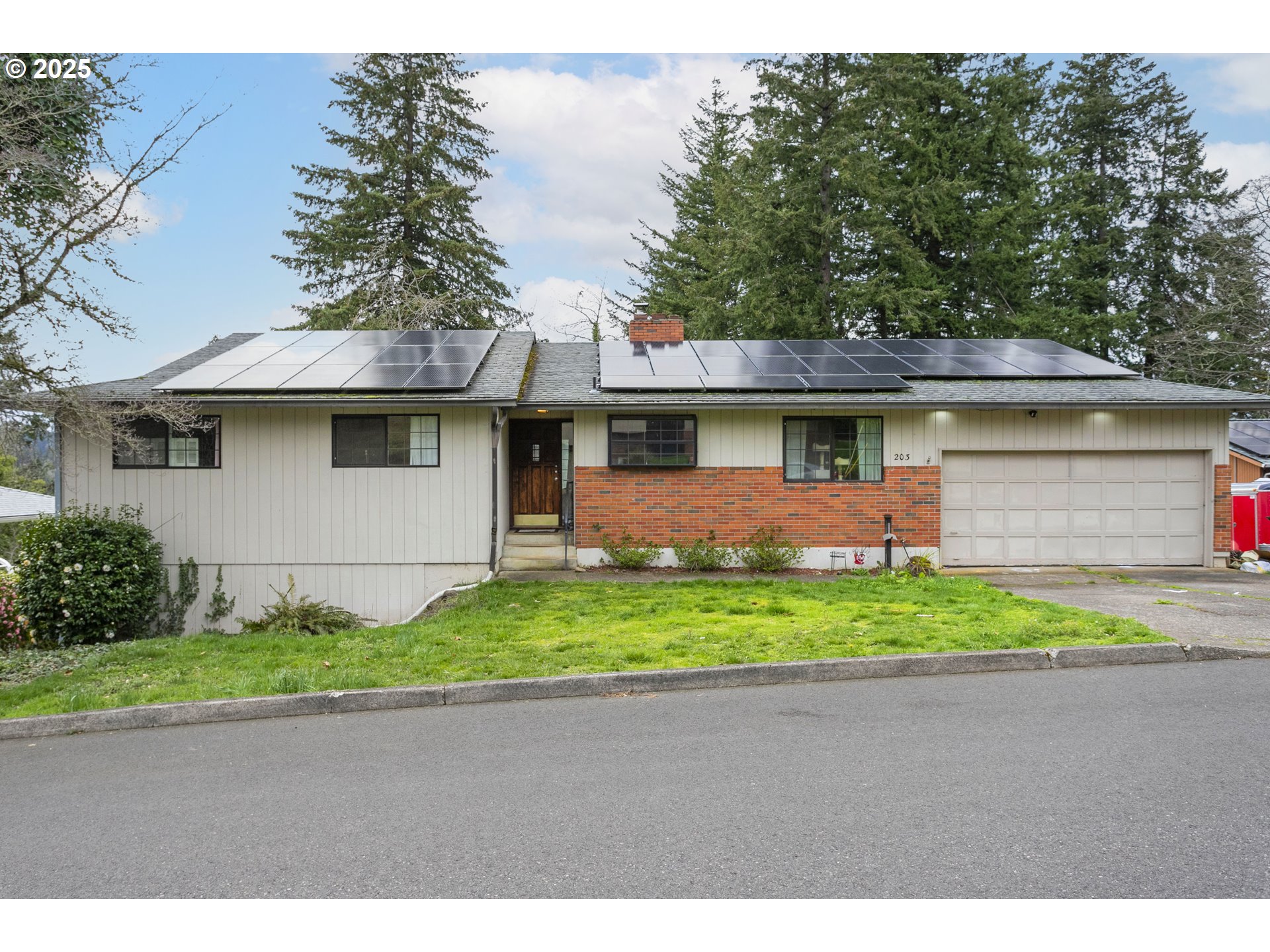 203 Se Ginseng Dr Property Photo 2