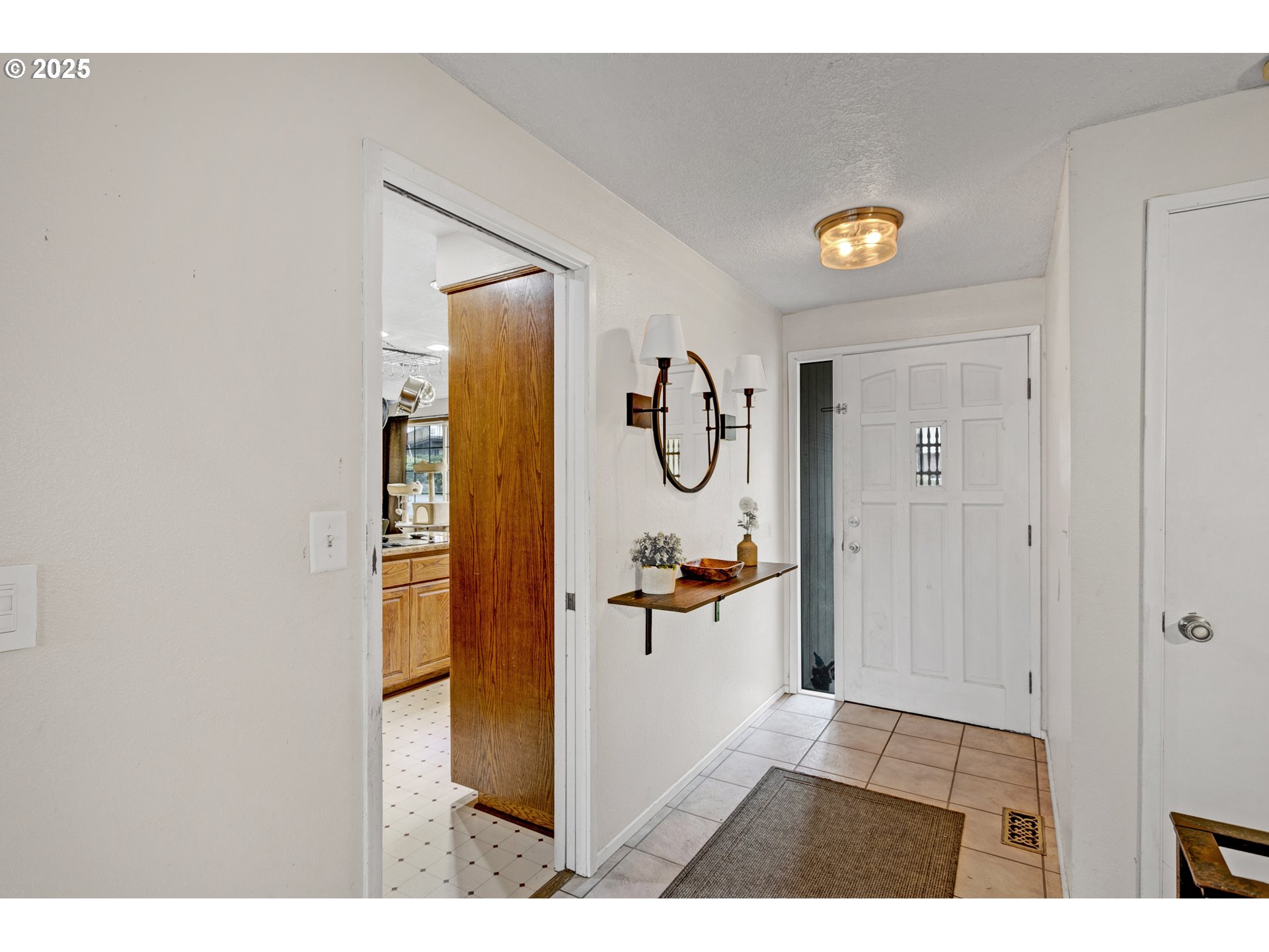 203 Se Ginseng Dr Property Photo 3