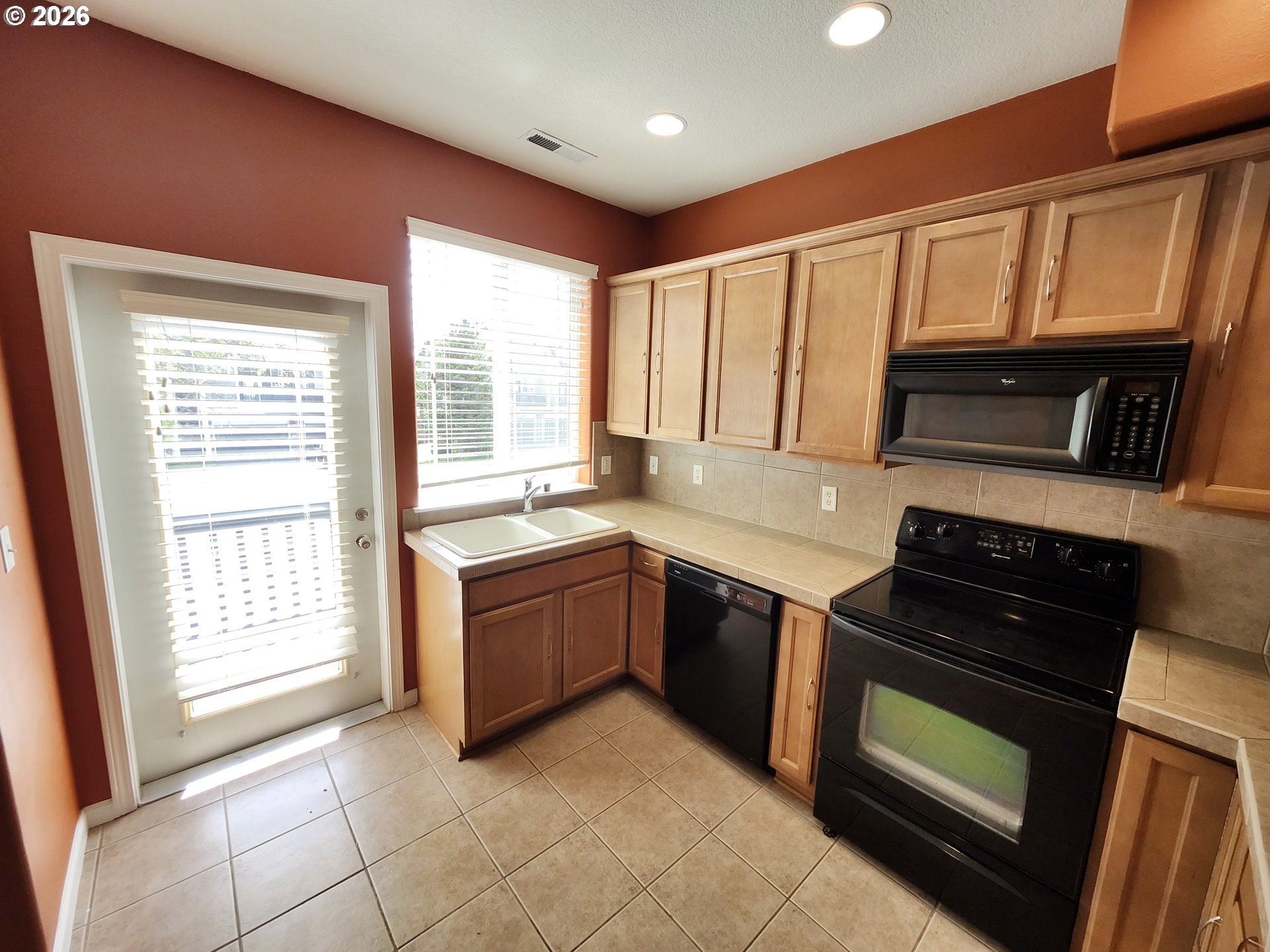 2131 Babbitt Ct Property Photo 3