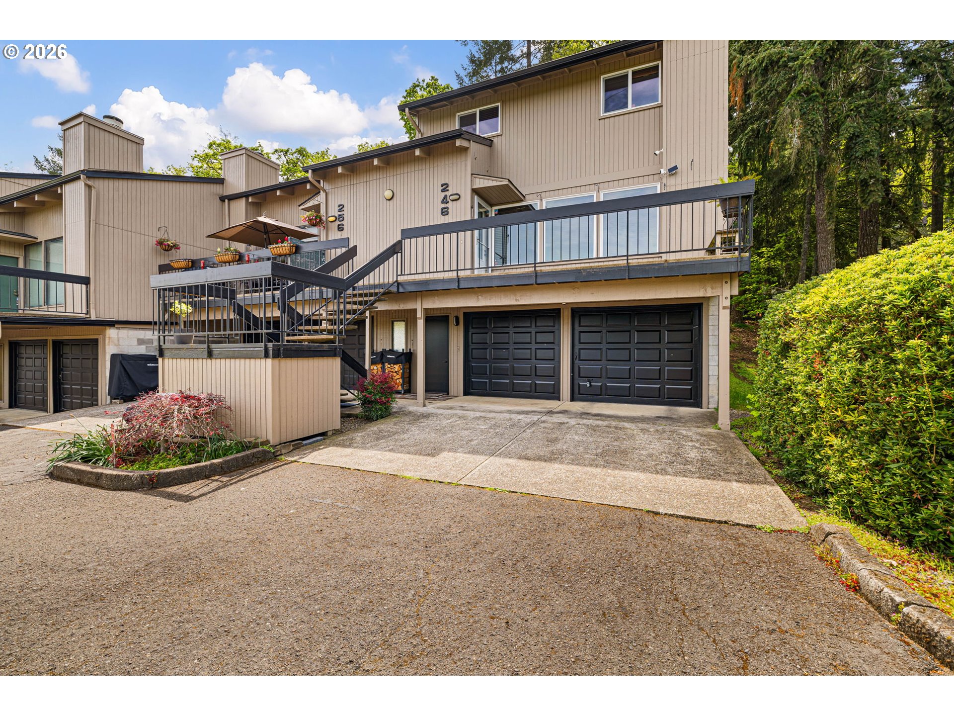 246 Woodridge Dr Property Photo 2