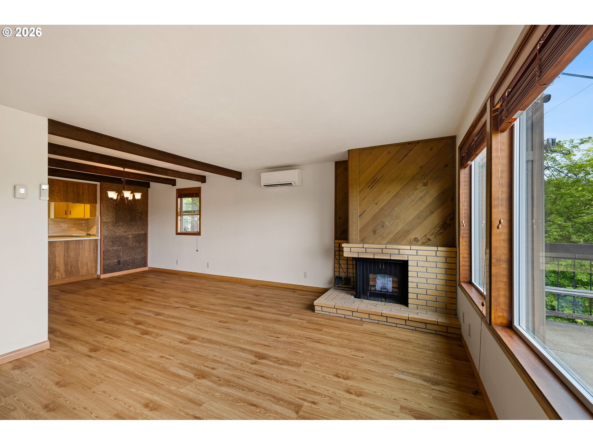246 Woodridge Dr Property Photo 3