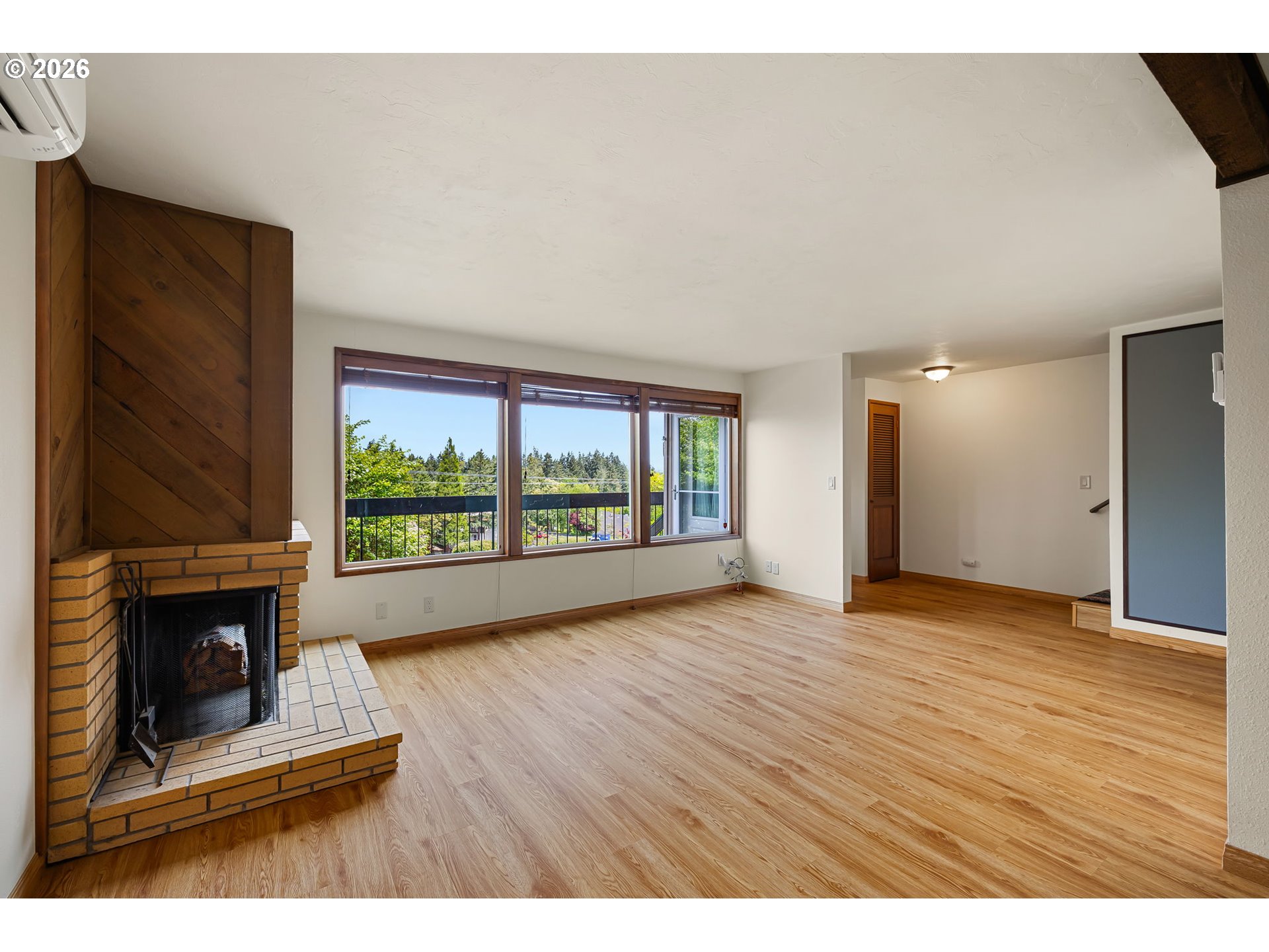 246 Woodridge Dr Property Photo 4
