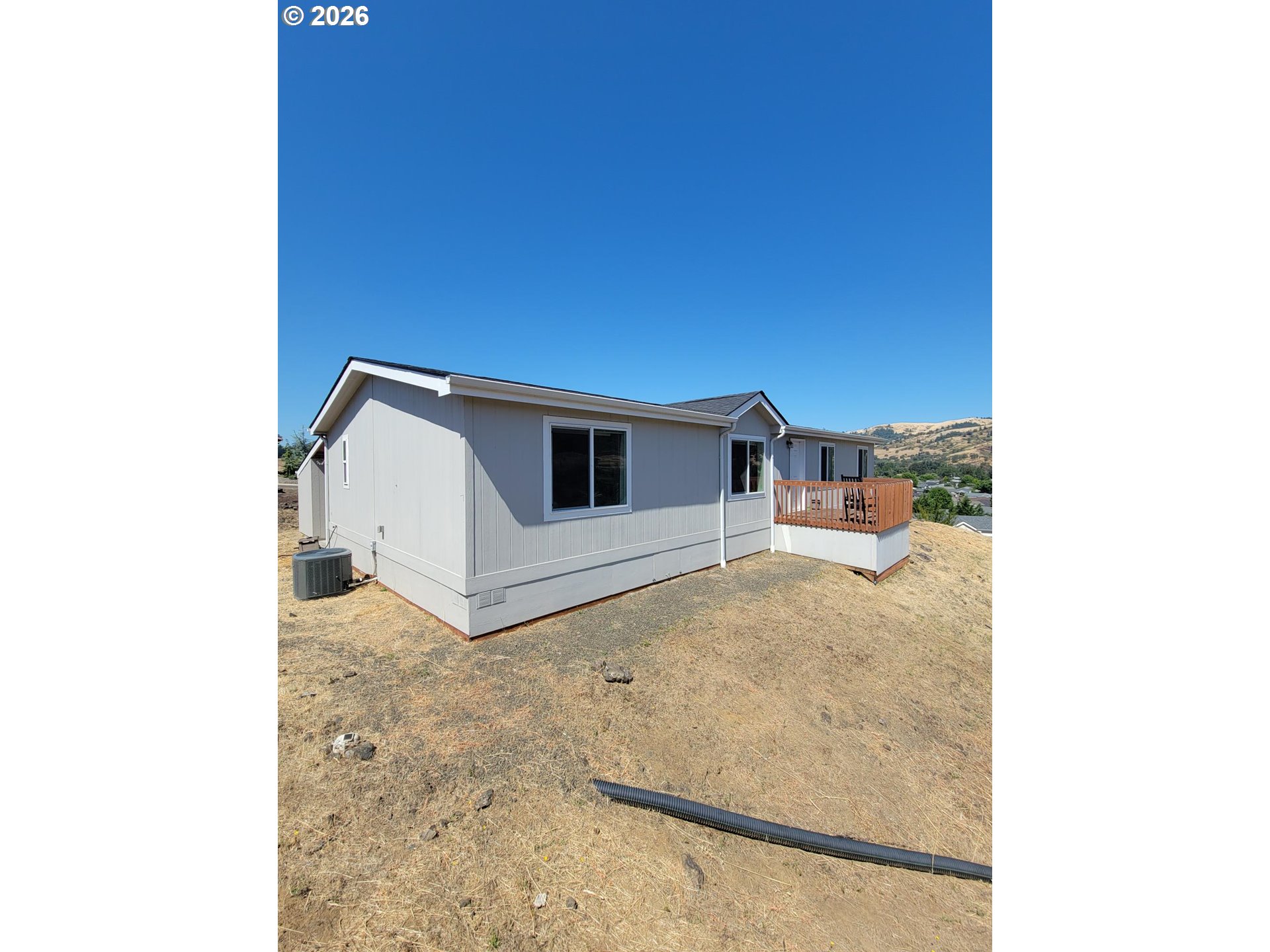 220 Deschutes Ln Property Photo 2
