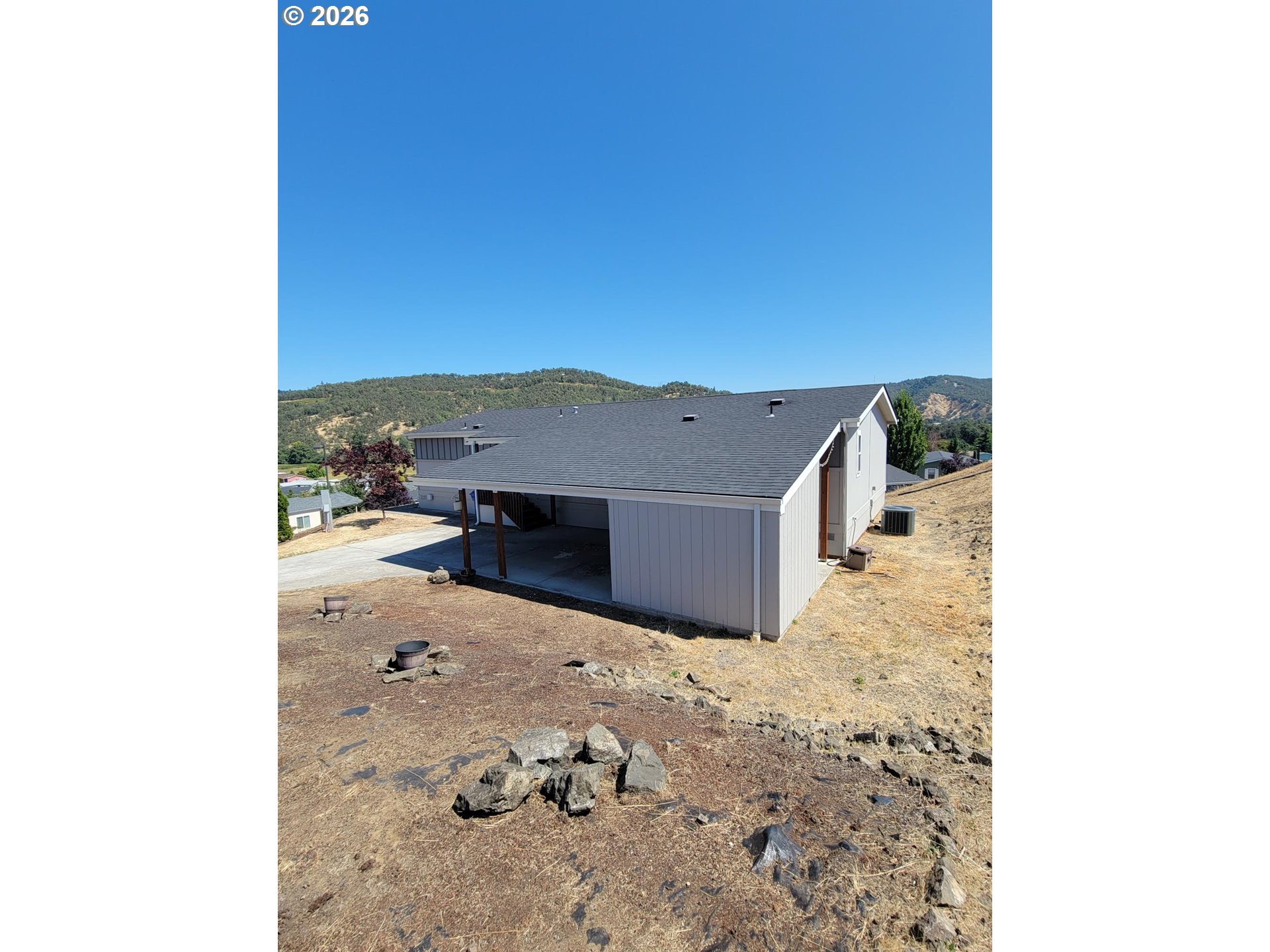 220 Deschutes Ln Property Photo 5